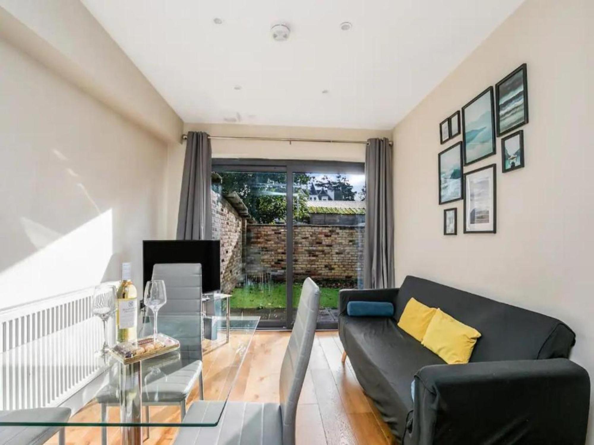 Pass The Keys Ealing Queen Of The Suburbs 2bd * Londres