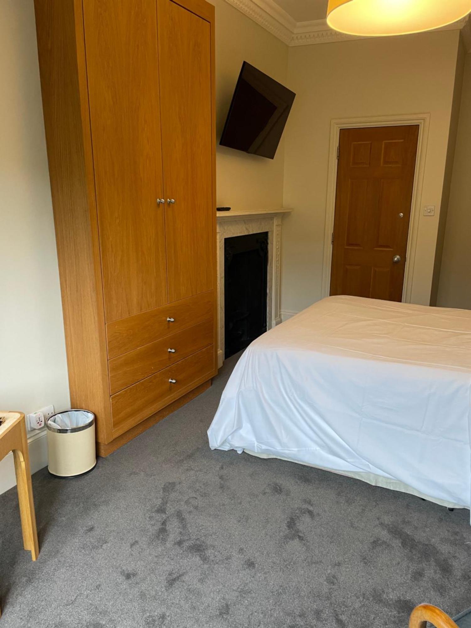 Couette-café Kennington 4*