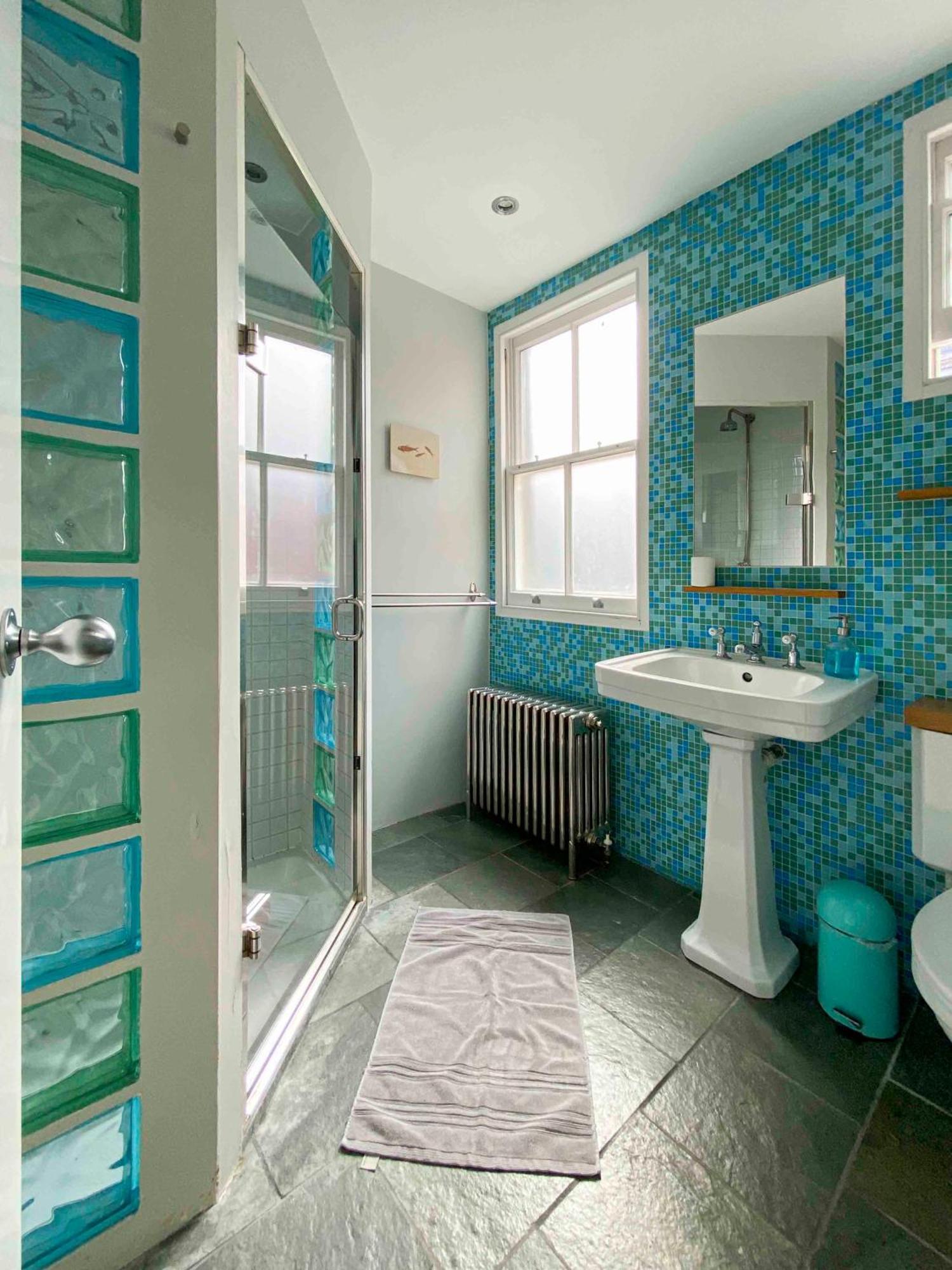 8 Ravenscourt Gardens * Londen