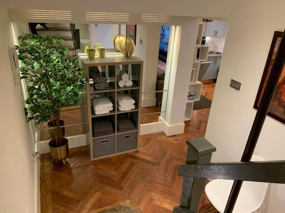 Hyde Park 3bed With Patio As Seen On Tv House Hunters International Londen