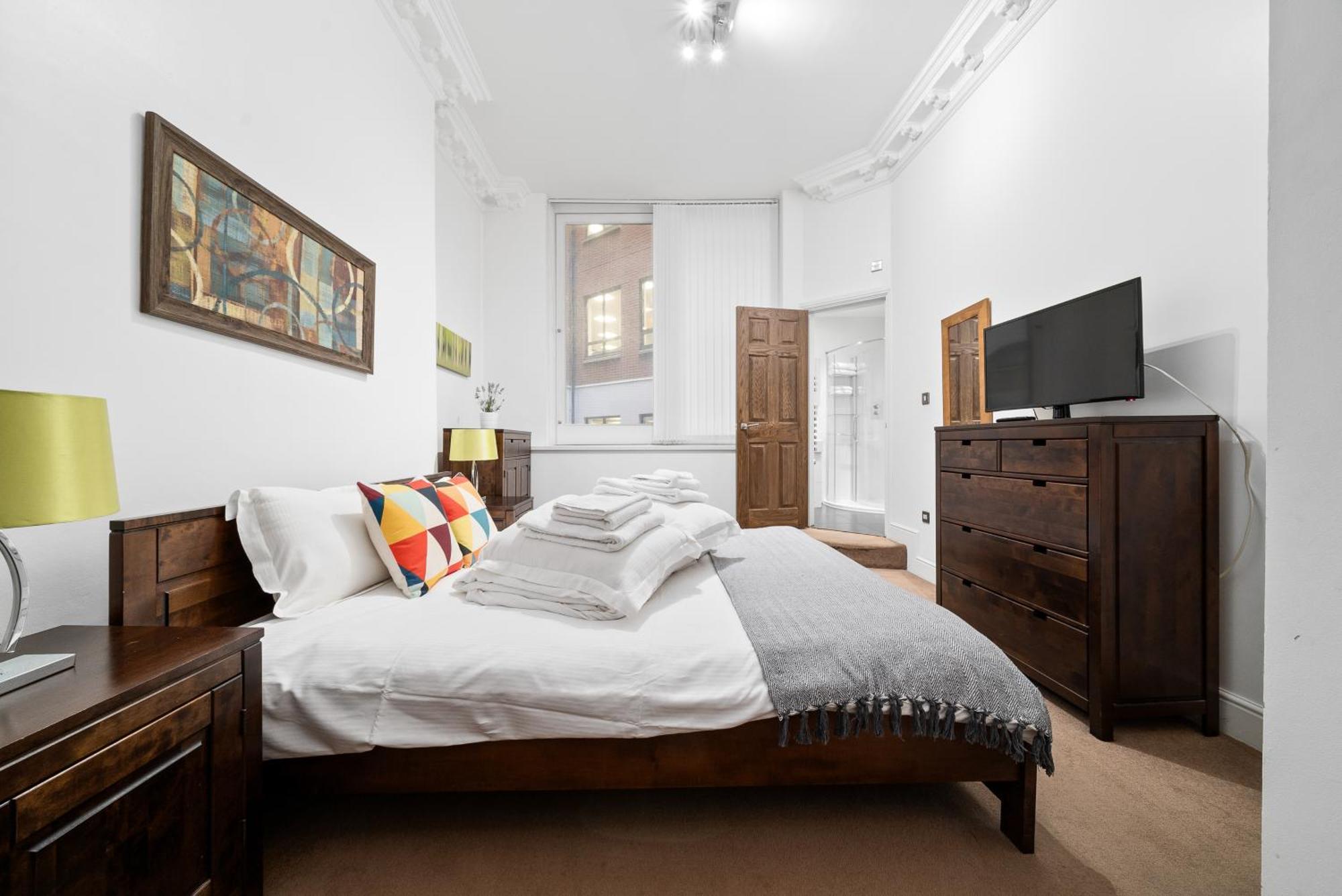 1, 48 Bishopsgate By Living *