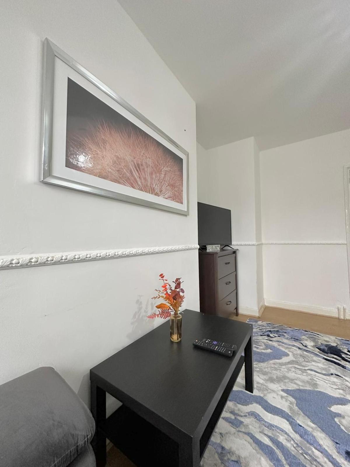 2 Bedroom Flat, 2 Minutes Walk To Bethnalgreen Station, *