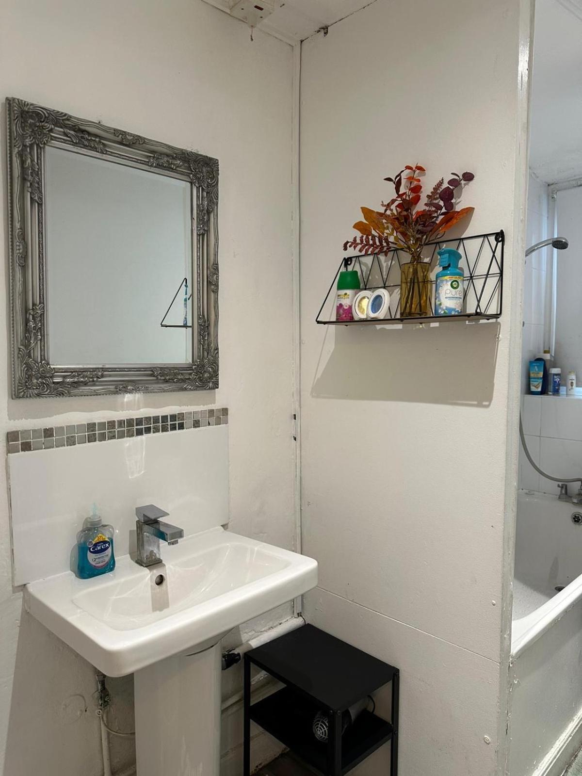 Appartement 2 Bedroom Flat, 2 Minutes Walk To Bethnalgreen Station, Londres