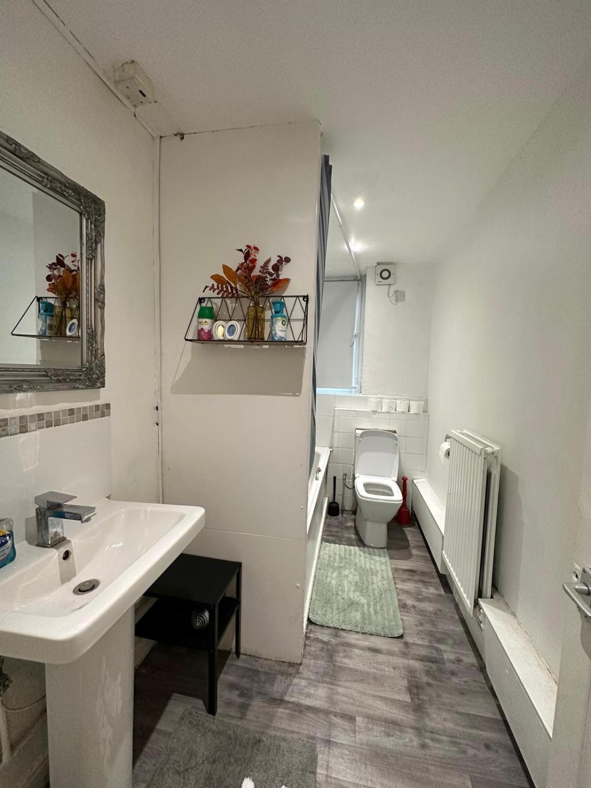 Appartement 2 Bedroom Flat, 2 Minutes Walk To Bethnalgreen Station, *