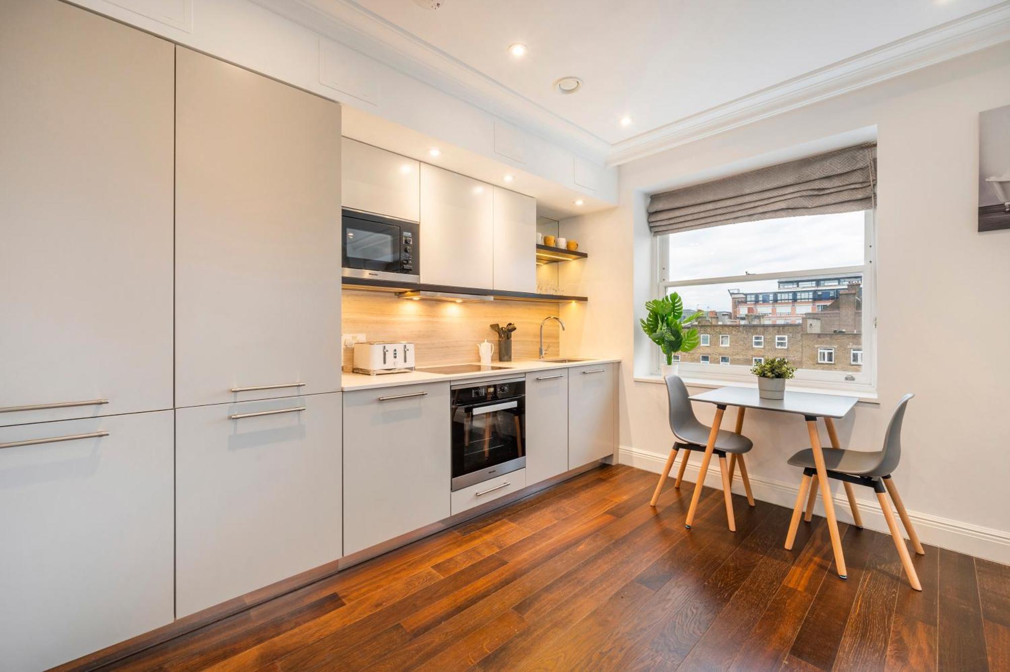 Luxury One Bedroom * London