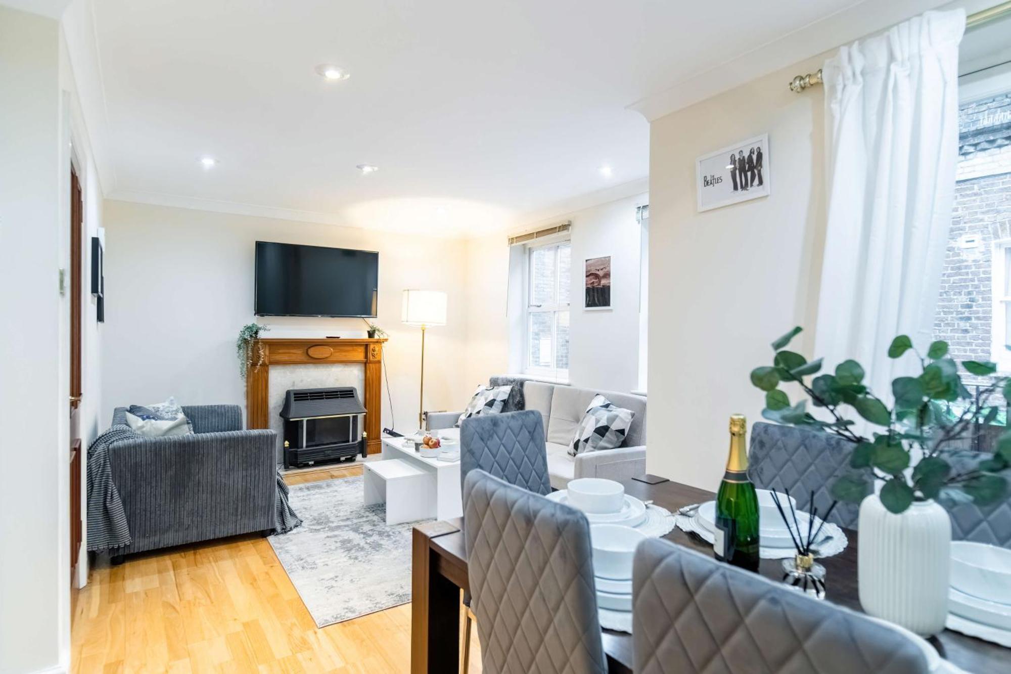 Сasa de vacaciones Chic 3-bed Mews Townhouse St John's Wood With Free Wifi *