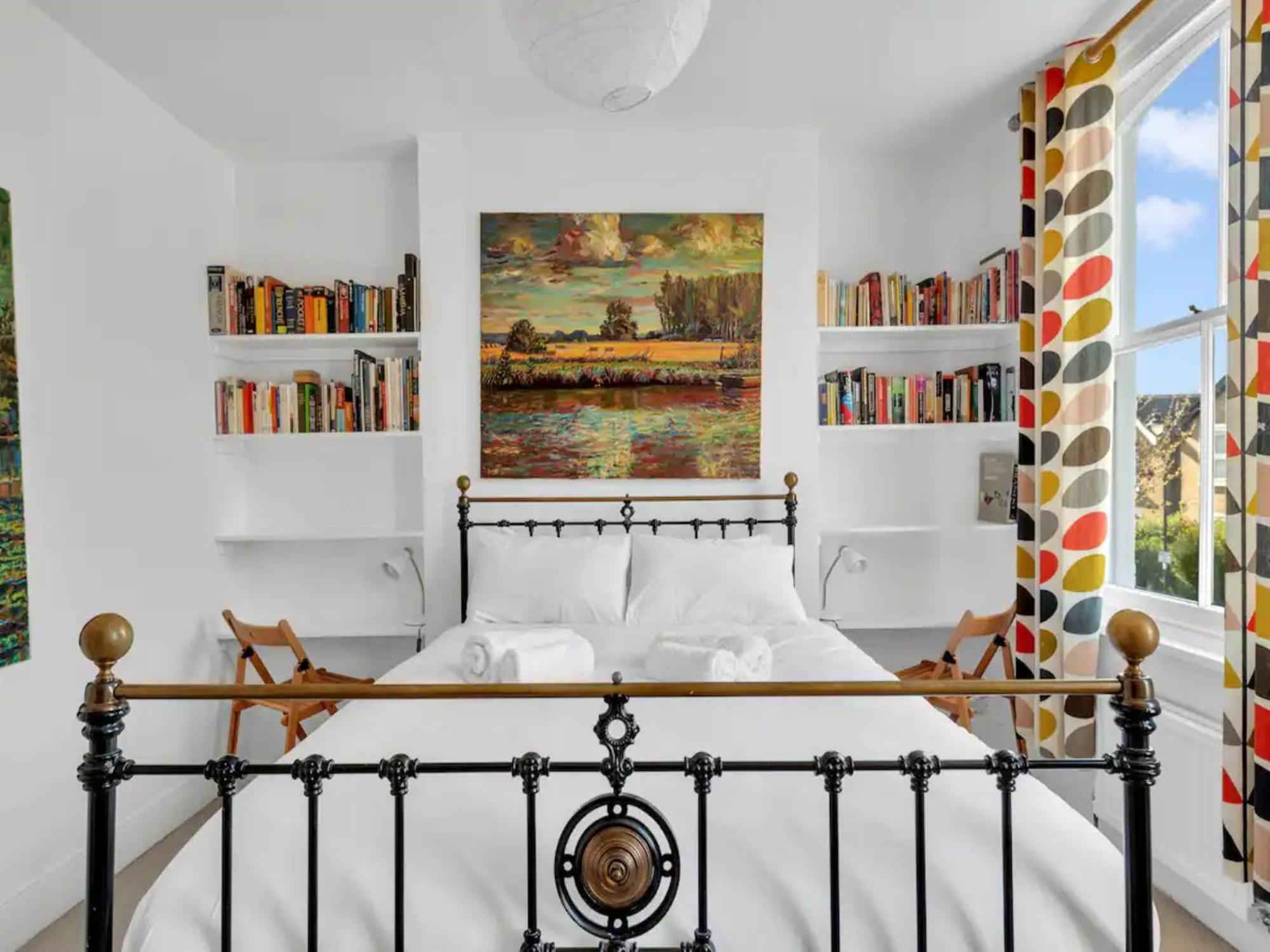 Pass The Keys Charming Victorian 2 Bed House With Artistic Flair In Acton Ideal For Families And Groups Excellent Transport Links * Londen