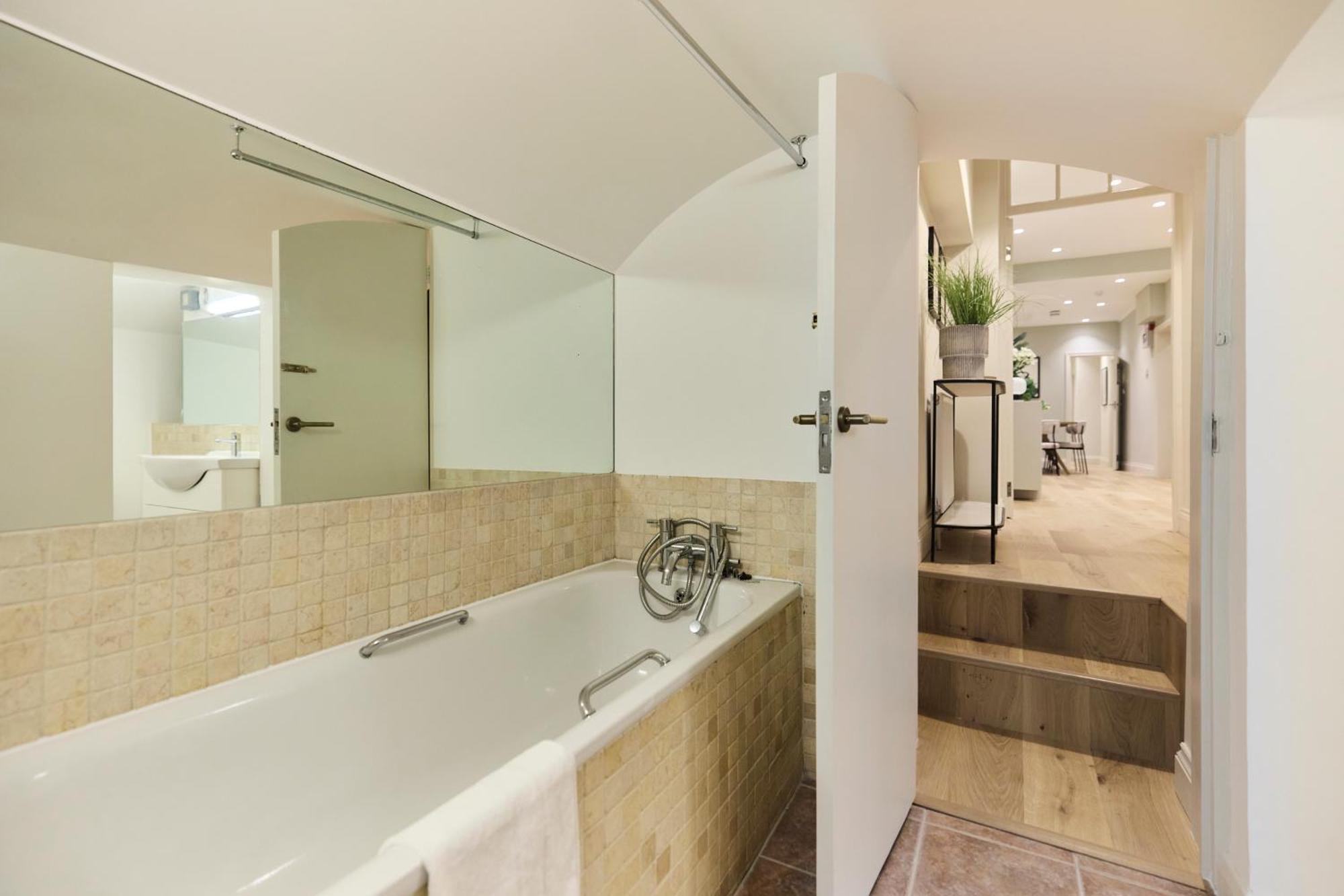 The Bayswater Gardens - Bright 3bdr * London