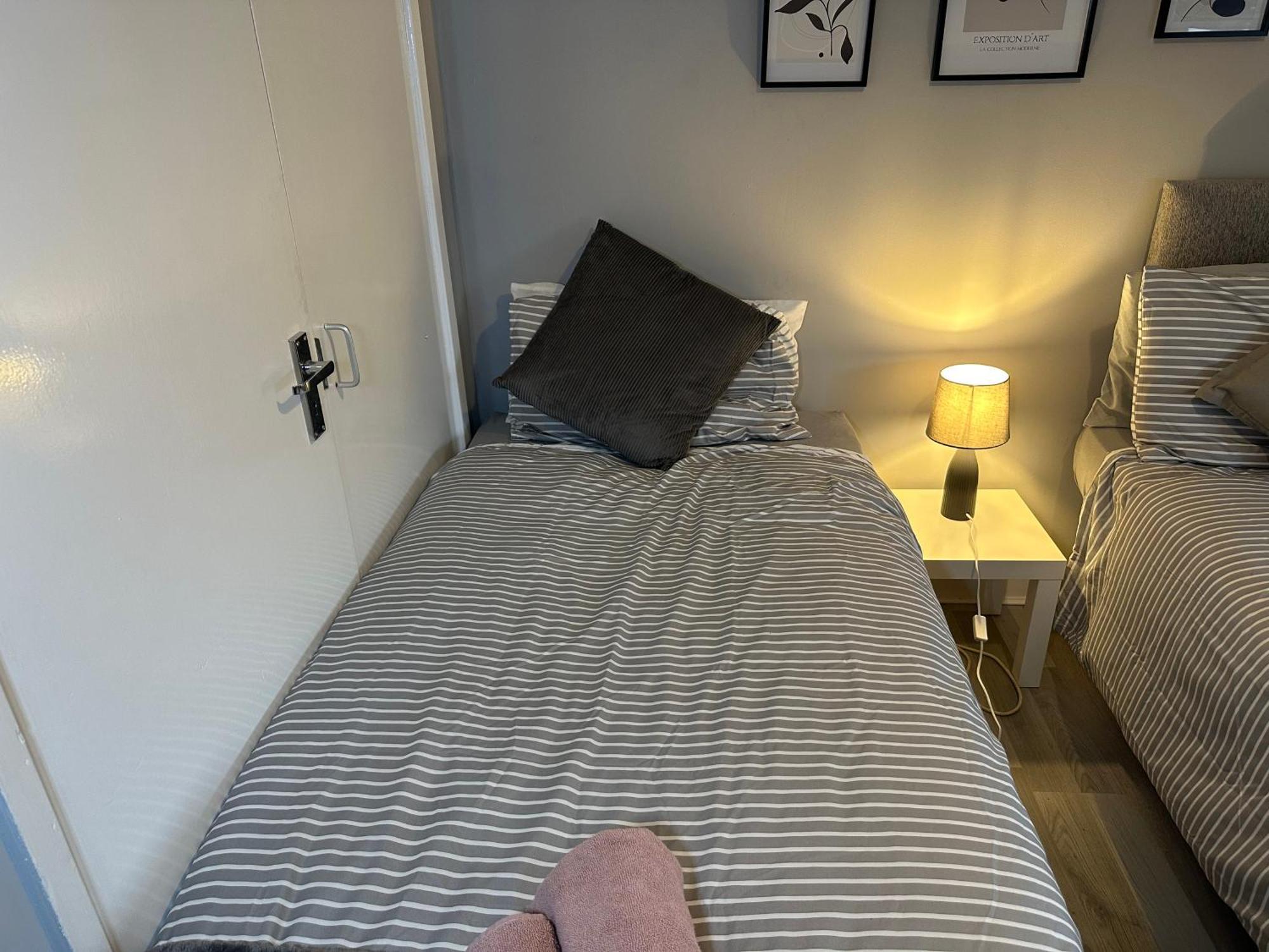 Wembley Serviced Apartment, 20mins From Central Habitación en casa particular Londres