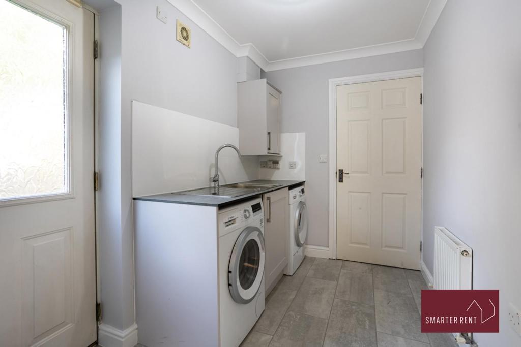Hébergement de vacances Wimbledon - Driveway Parking Garden 4Bed *