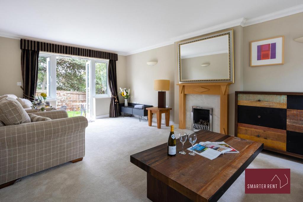 Hébergement de vacances Wimbledon - Driveway Parking Garden 4Bed