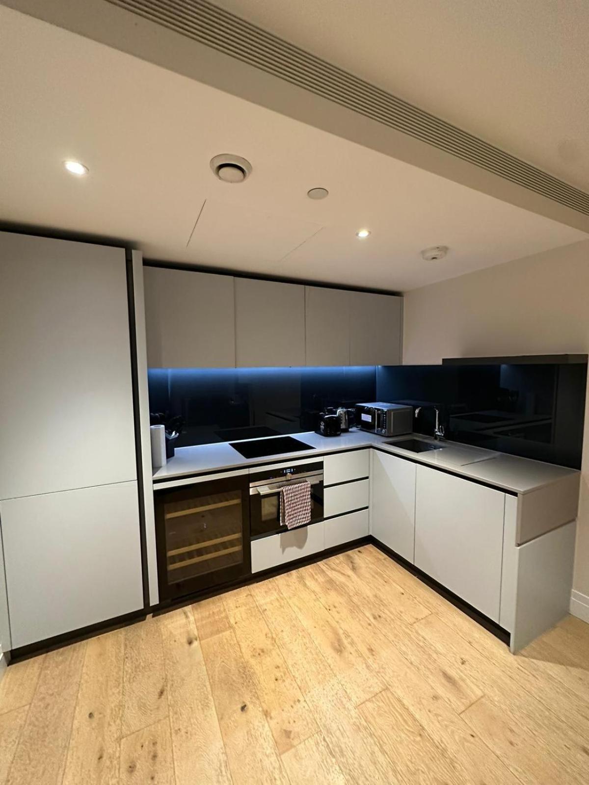 1 Bed Flat In Vauxhall Next To Battersea * Londres