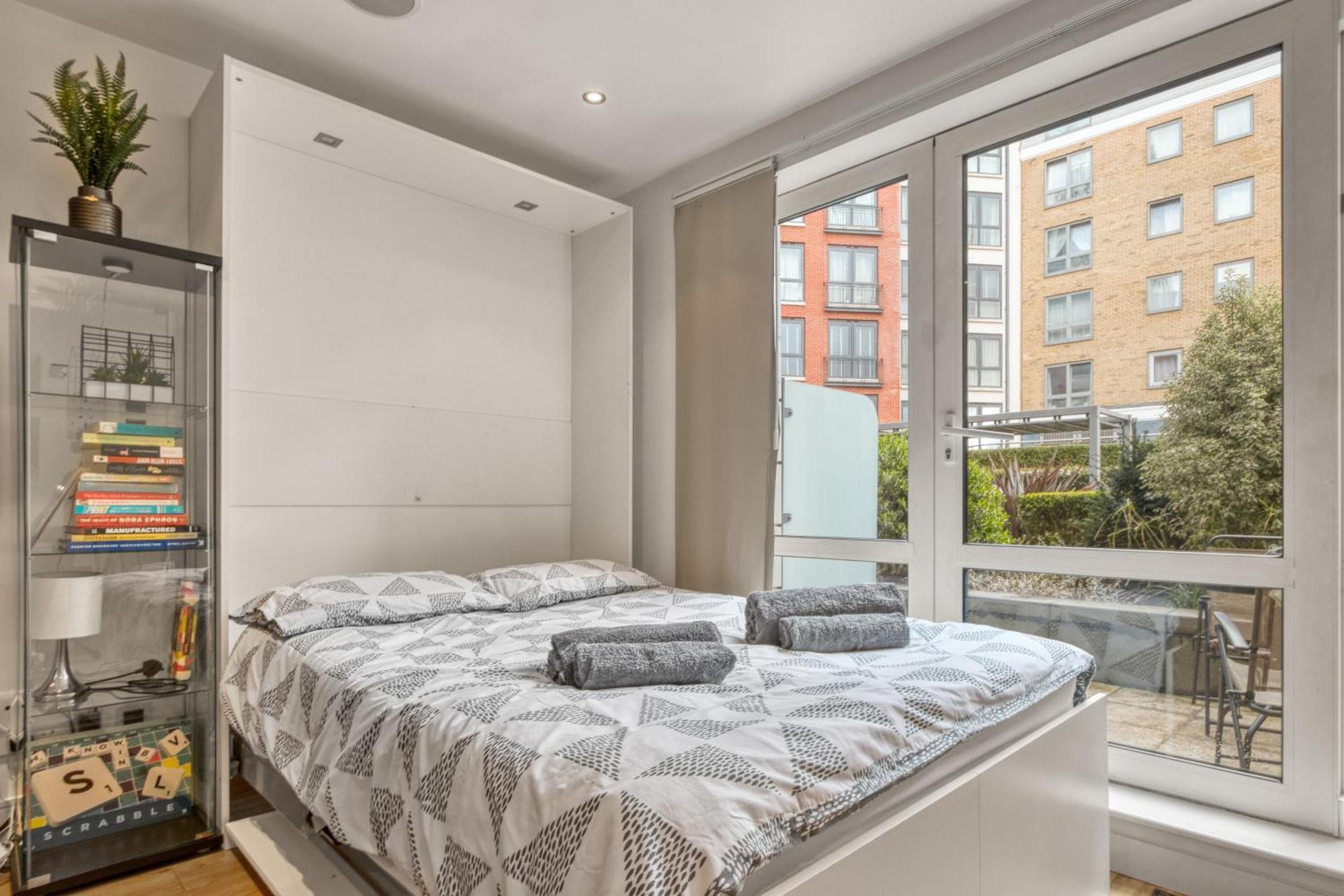 Apartment Modern Chic Studio Chelsea London