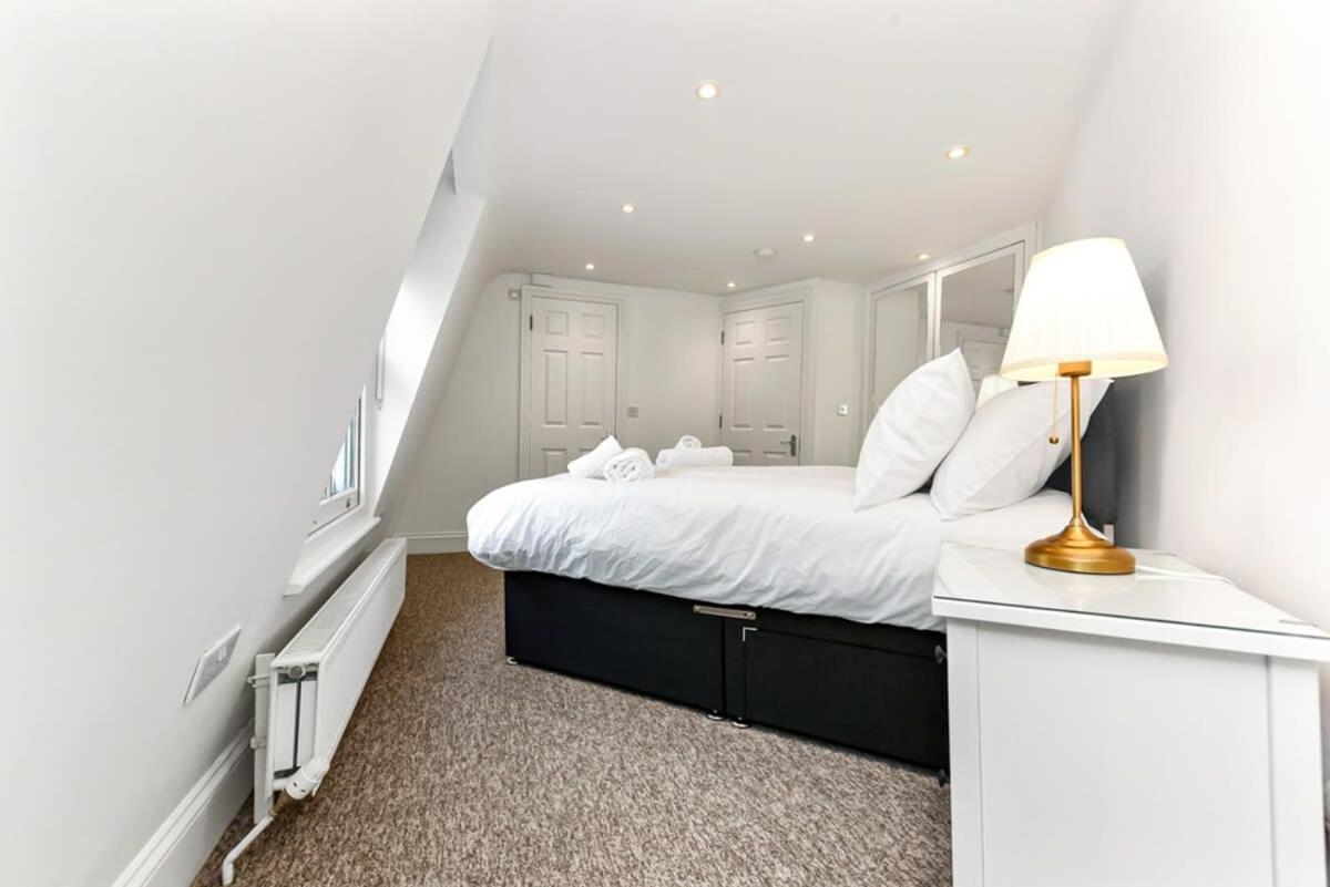 Modern 2 Bedroom Flat For 4 In Greater