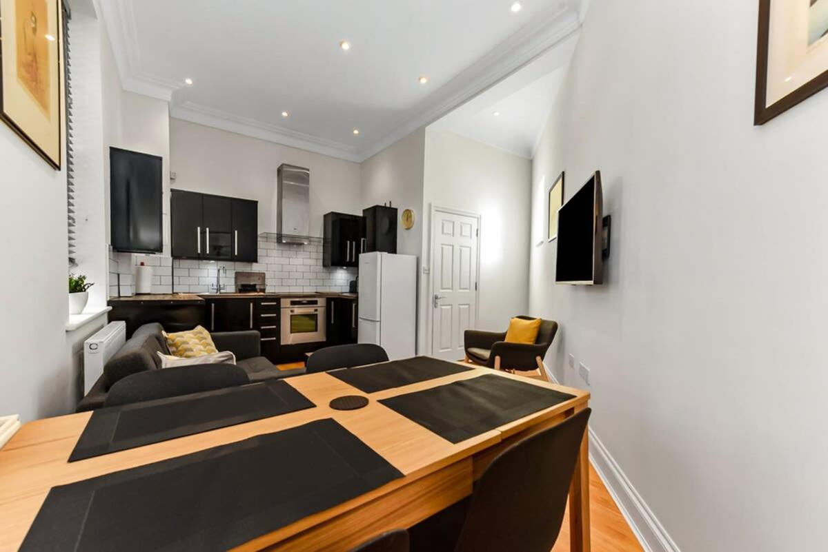 Modern 2 Bedroom Flat For 4 In Greater Apartamento