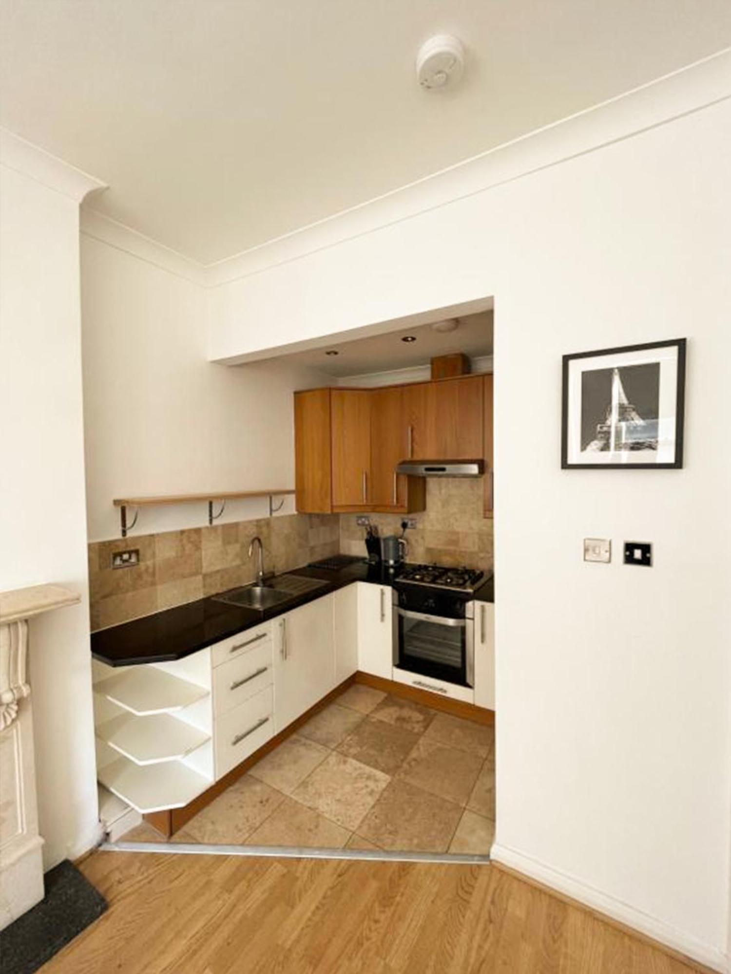 Apartamento Two Bed Minutes From Hammersmith Londres
