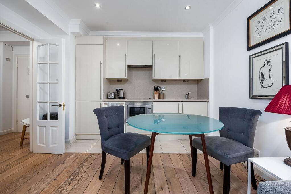 Chic - Fabulous Central Location In Zone 1