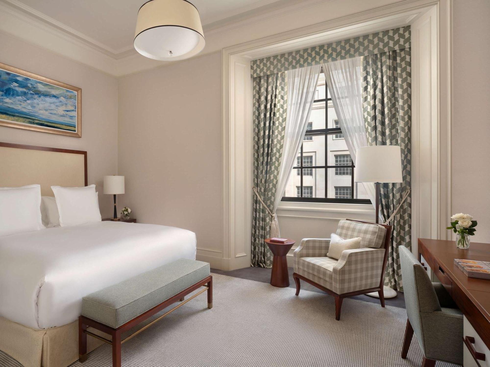Raffles At The Owo Hotel Londen