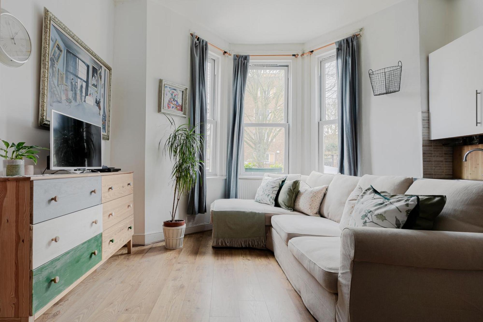 Arty Escape In - Zone 2 * London