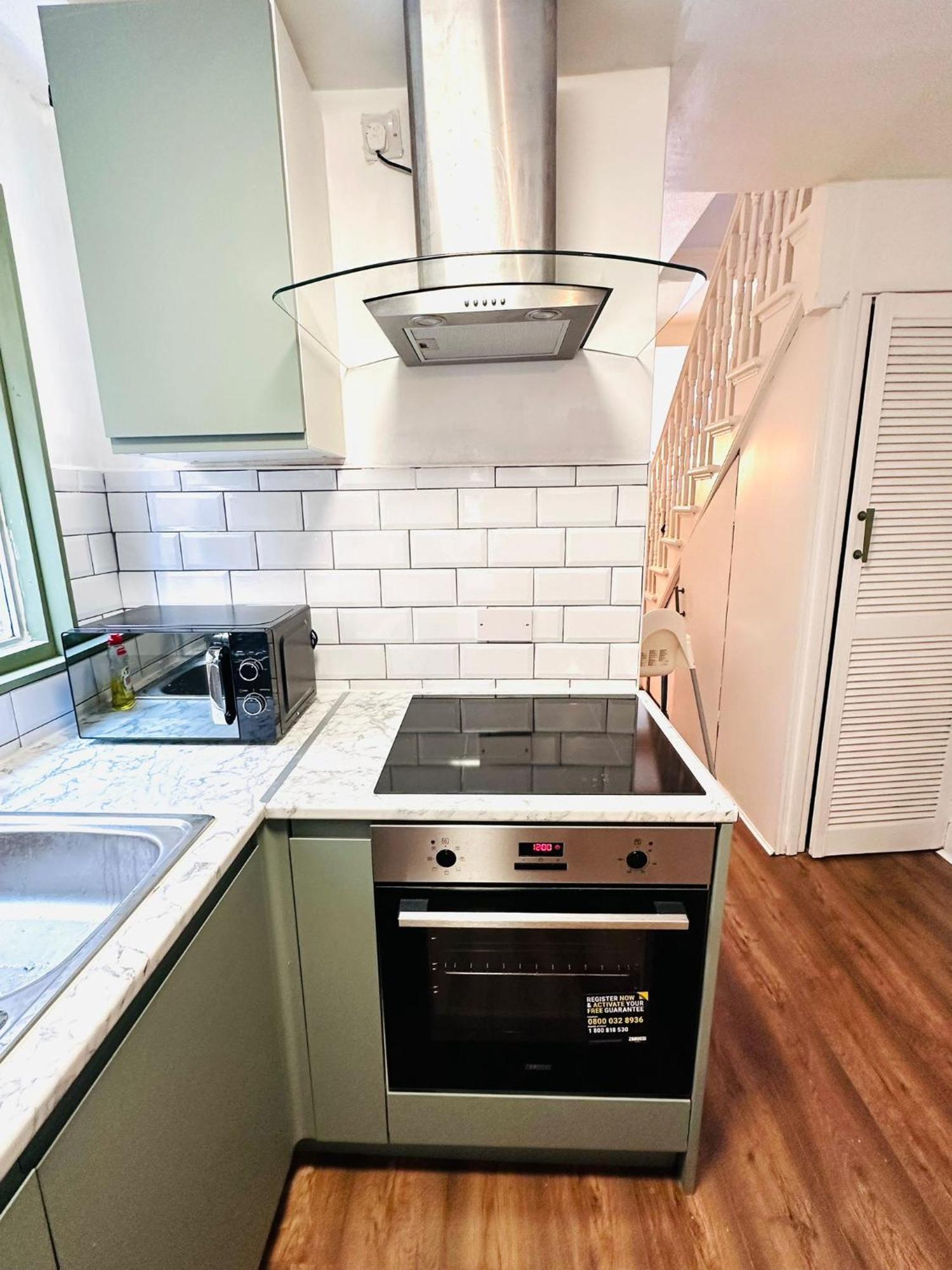 Charming, Renovated In Willesden * Londres