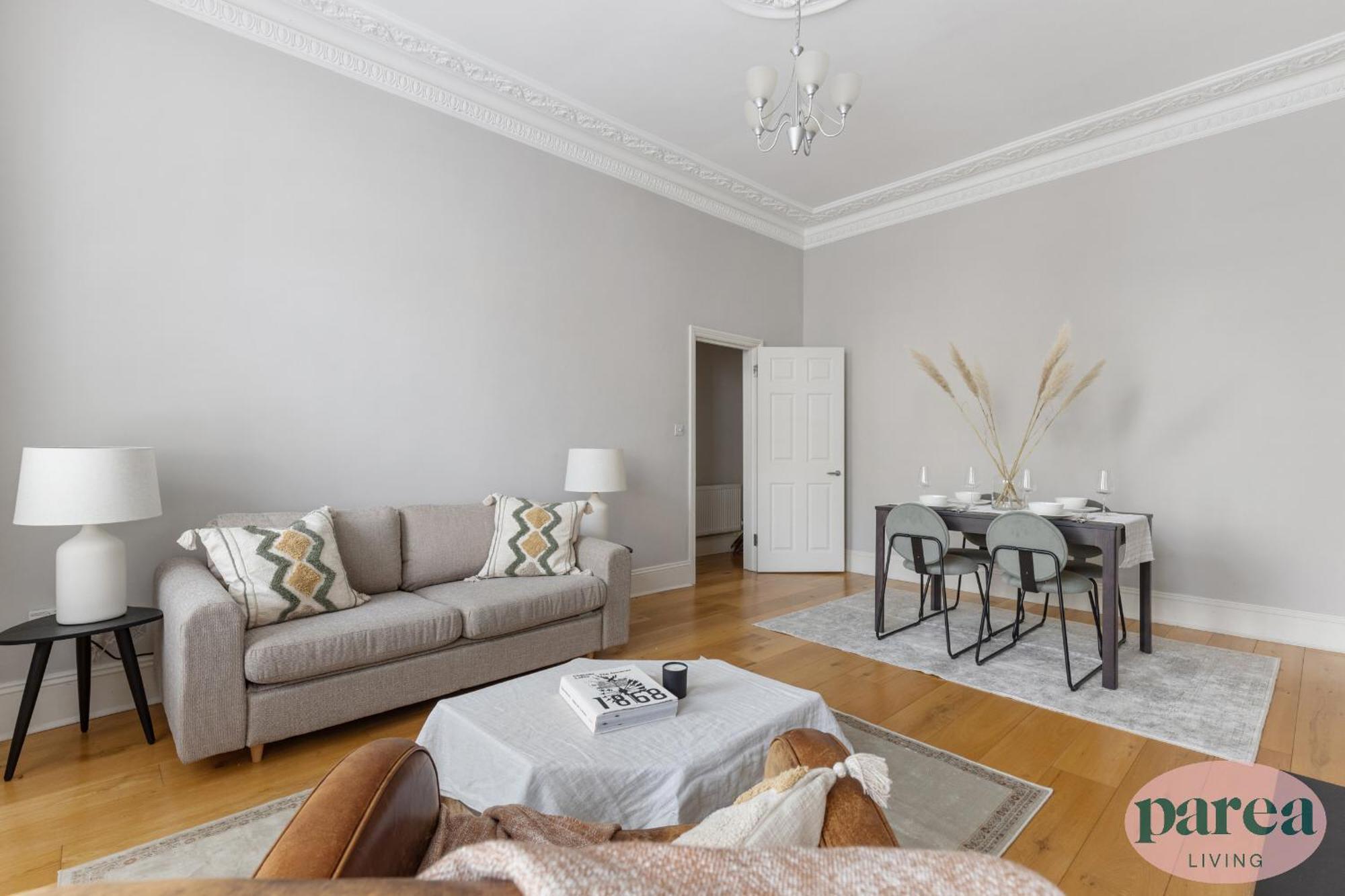 Parea Living - Notting Hill, Stylish 1-bedroom Flat, Private Gardens, Remote Working Appartement *