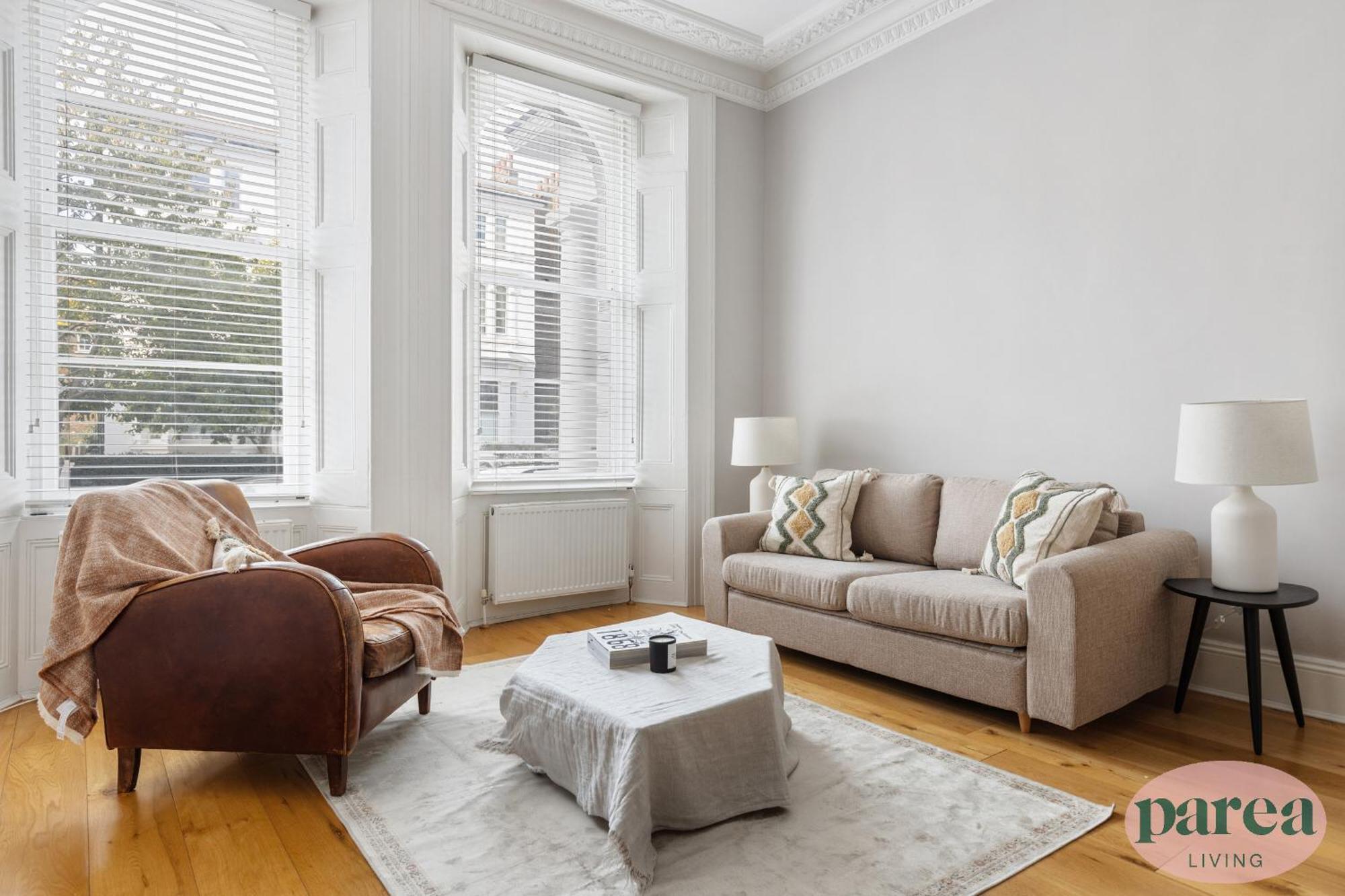 Parea Living - Notting Hill, Stylish 1-bedroom Flat, Private Gardens, Remote Working *