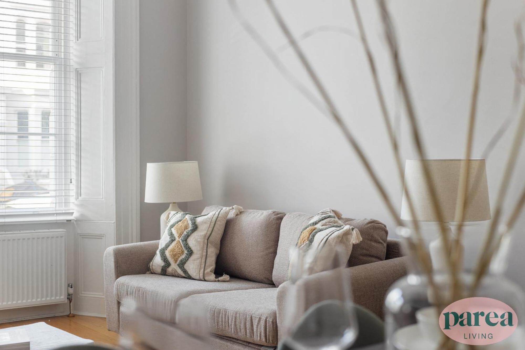 Parea Living - Notting Hill, Stylish 1-bedroom Flat, Private Gardens, Remote Working Appartement *