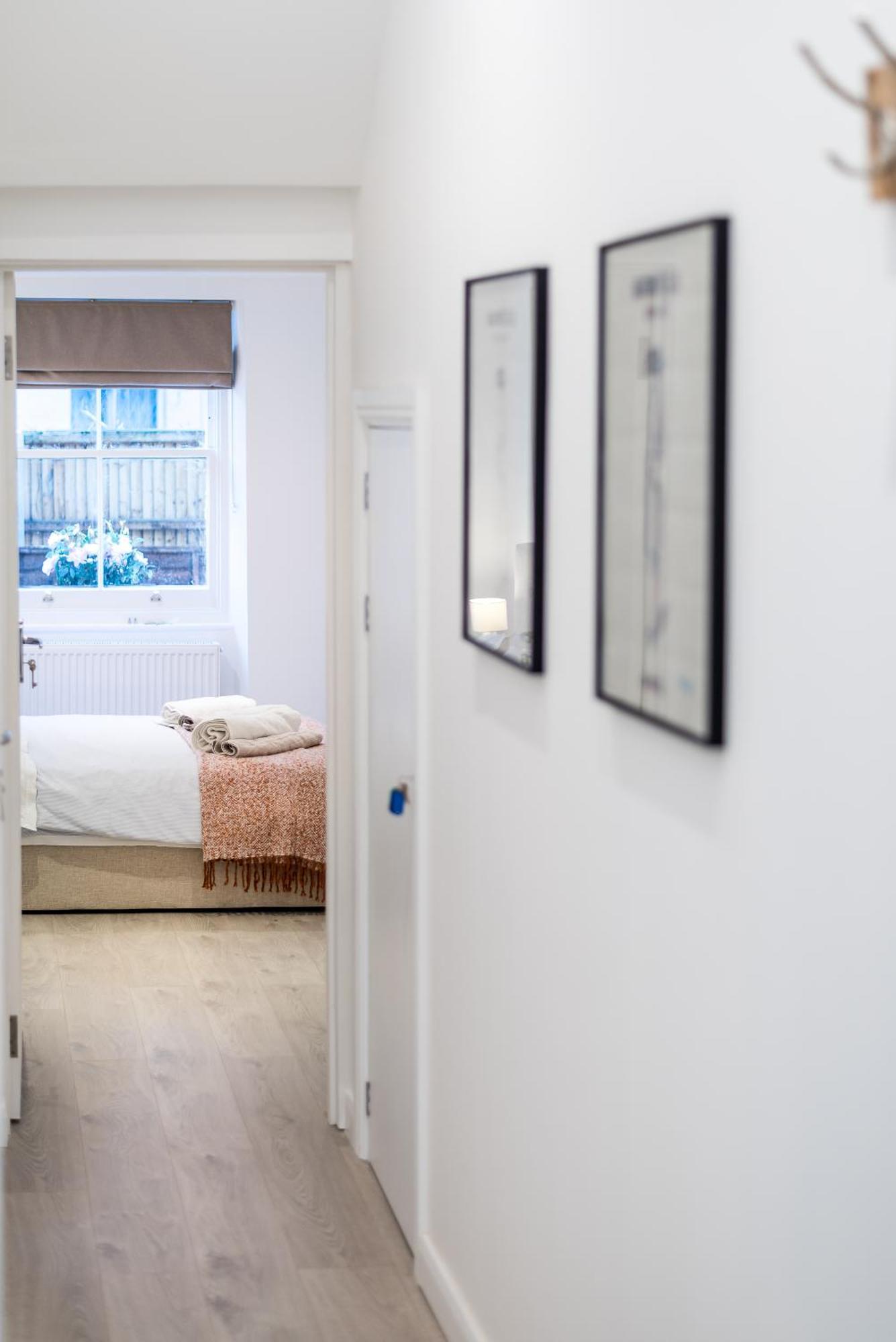 Casa Italia Near Kings Road In Chelsea With Wifi & Washing Machine *
