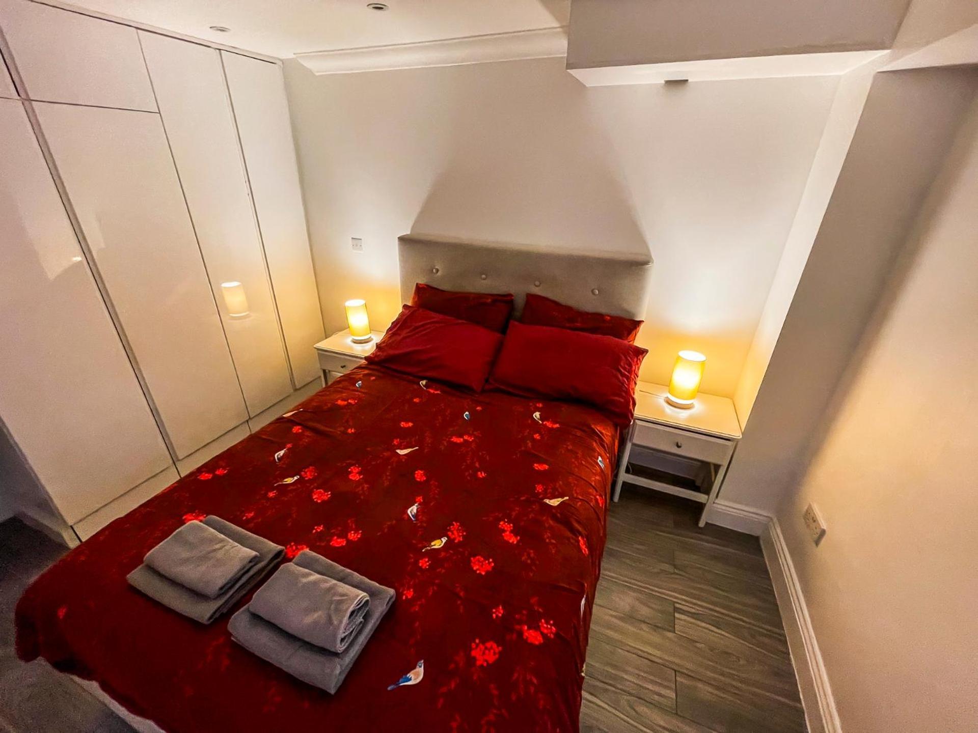 1 Bedroom Flat With Whirlpool Bath Londres