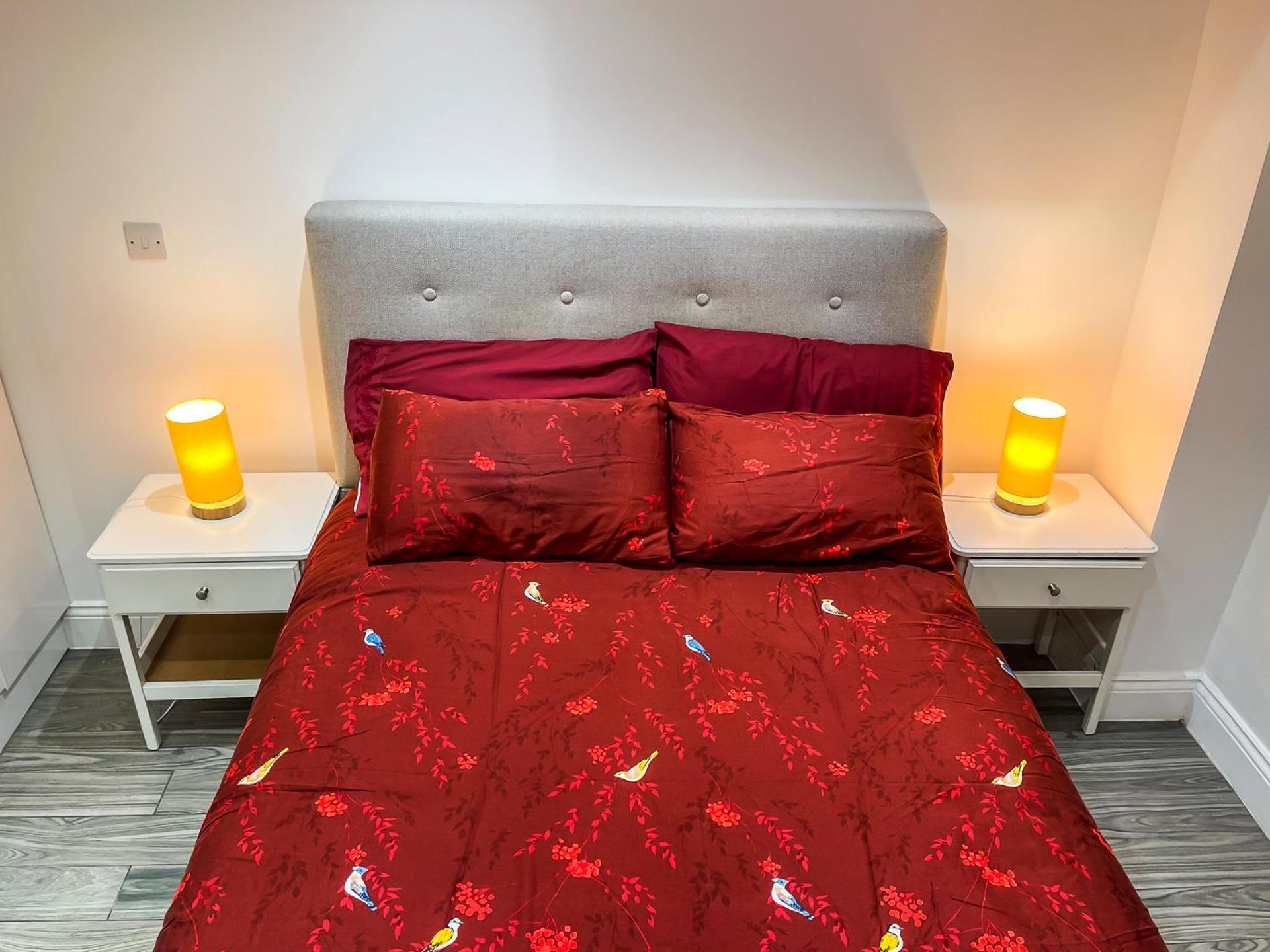 1 Bedroom Flat With Whirlpool Bath * Londres