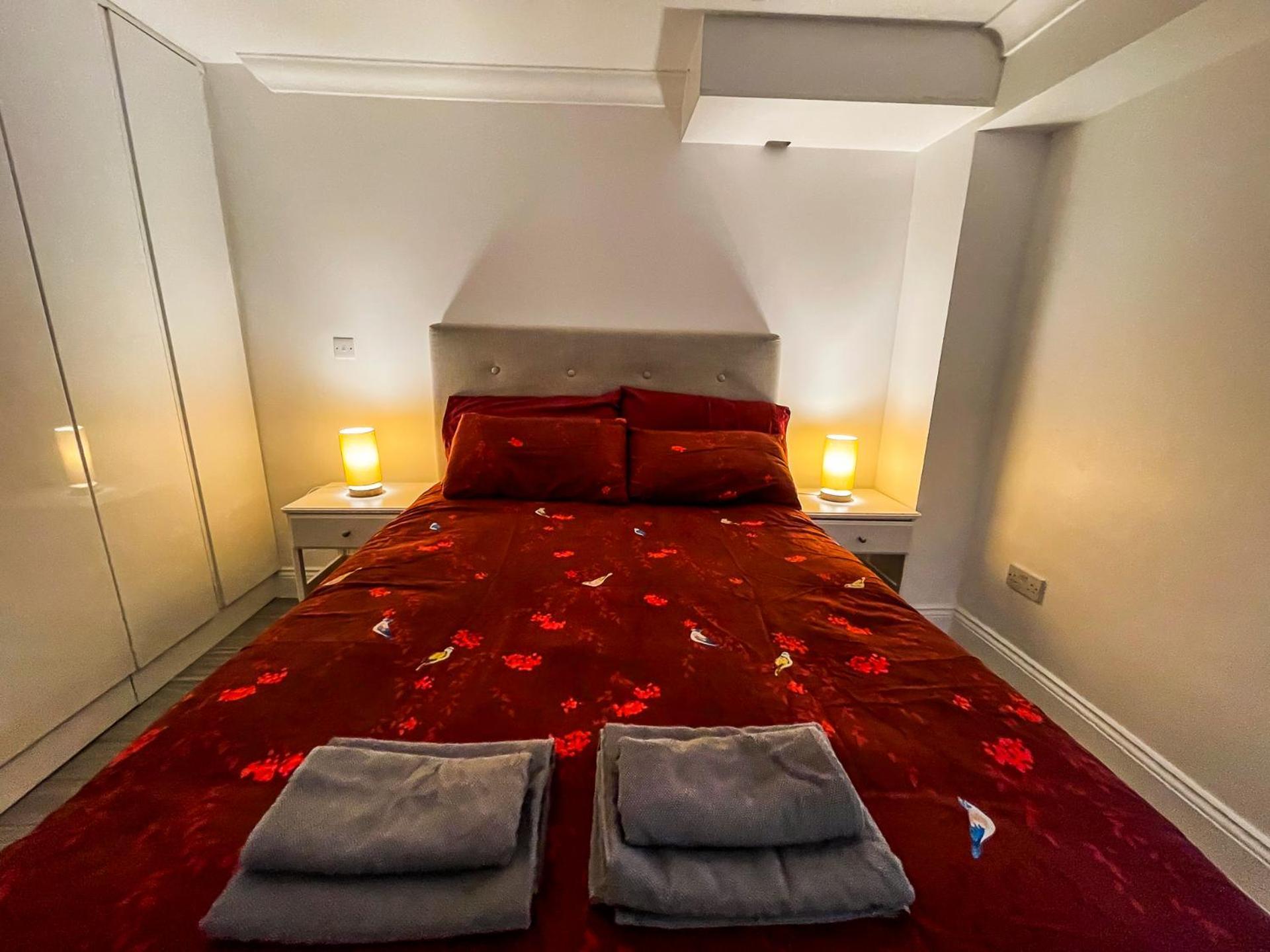 1 Bedroom Flat With Whirlpool Bath Appartement