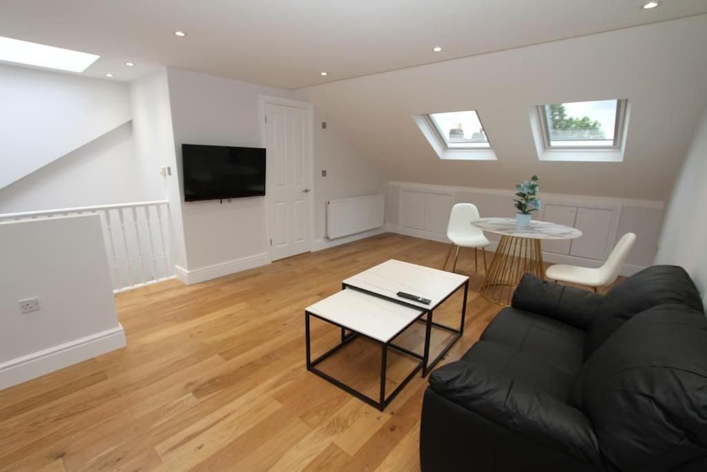 Apartamento Amazing Loft One Bedroom - E17 Village Londres