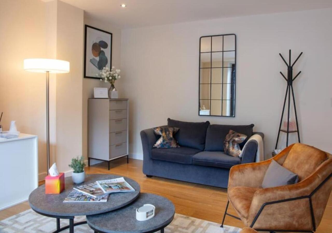 Westminster 1 Bed With Terrace *