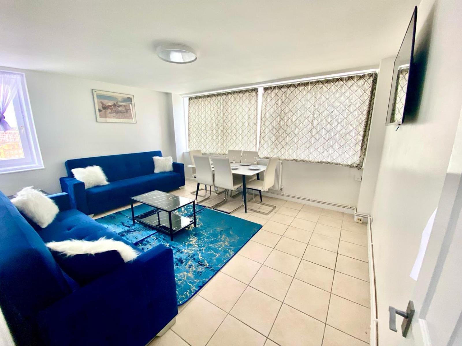 Comfy Two Bedroom Edgeware Road In London