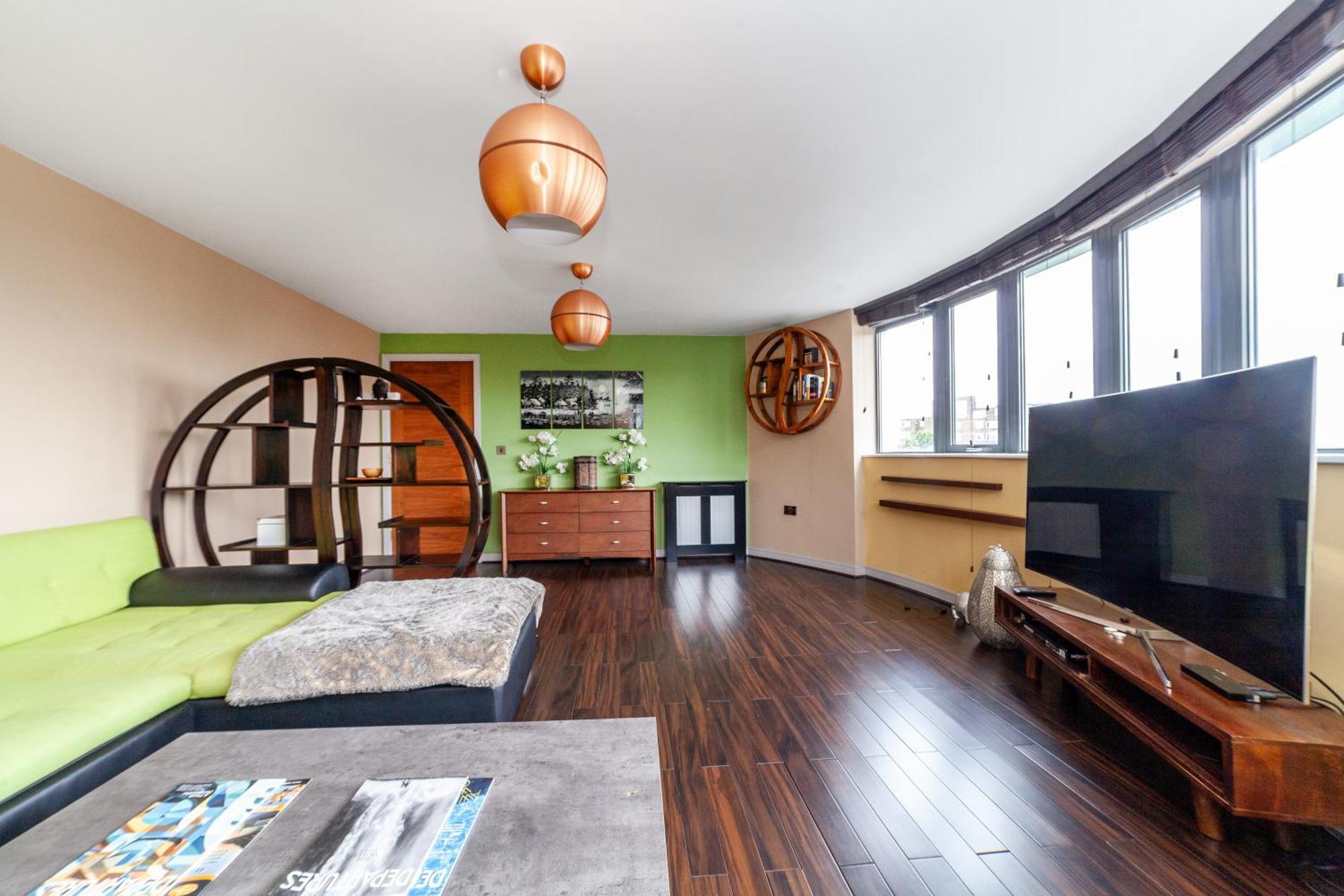 Magnificent 2 Bedroom Flat, Caledonian Road *