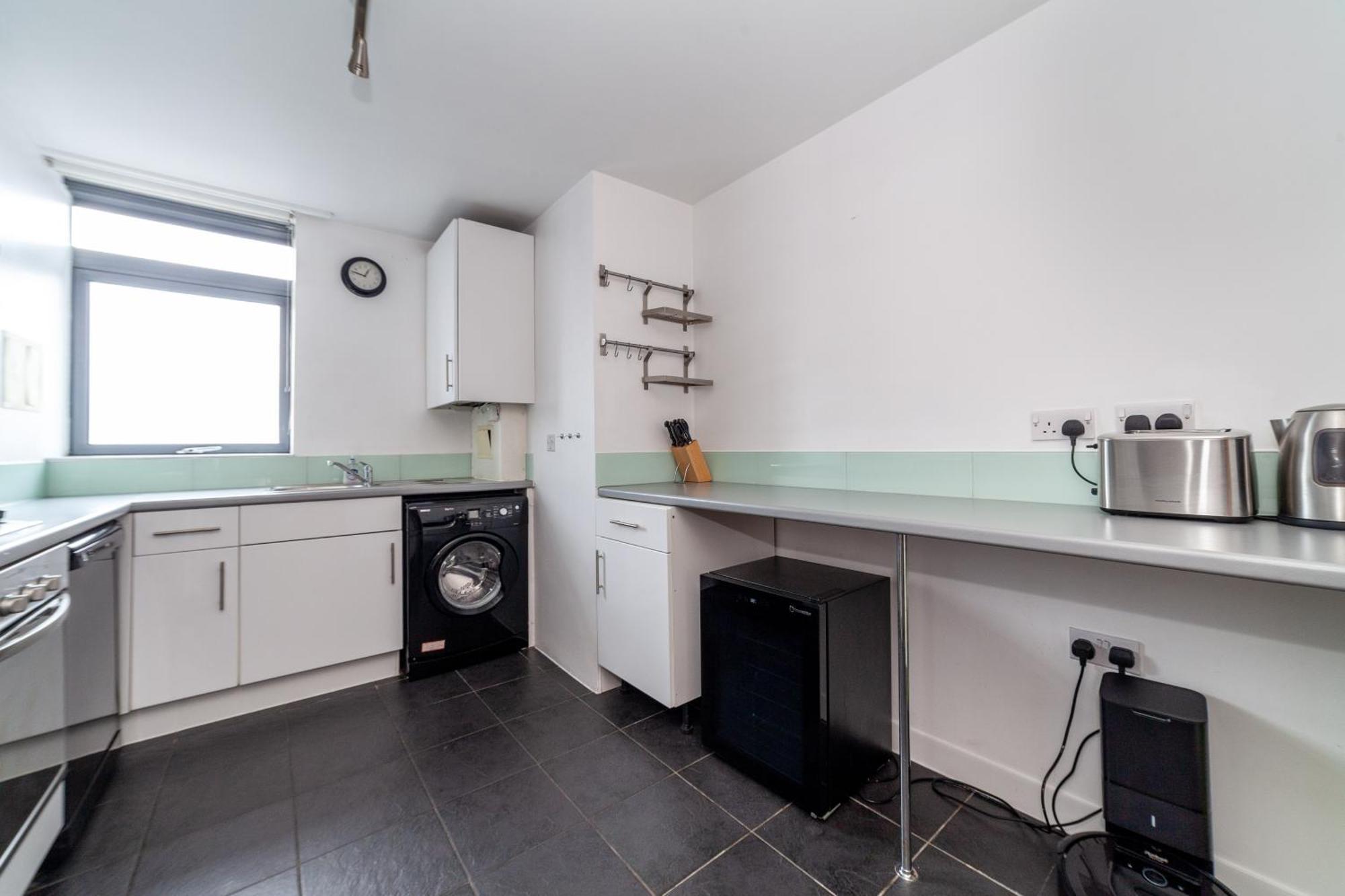 Magnificent 2 Bedroom Flat, Caledonian Road * London