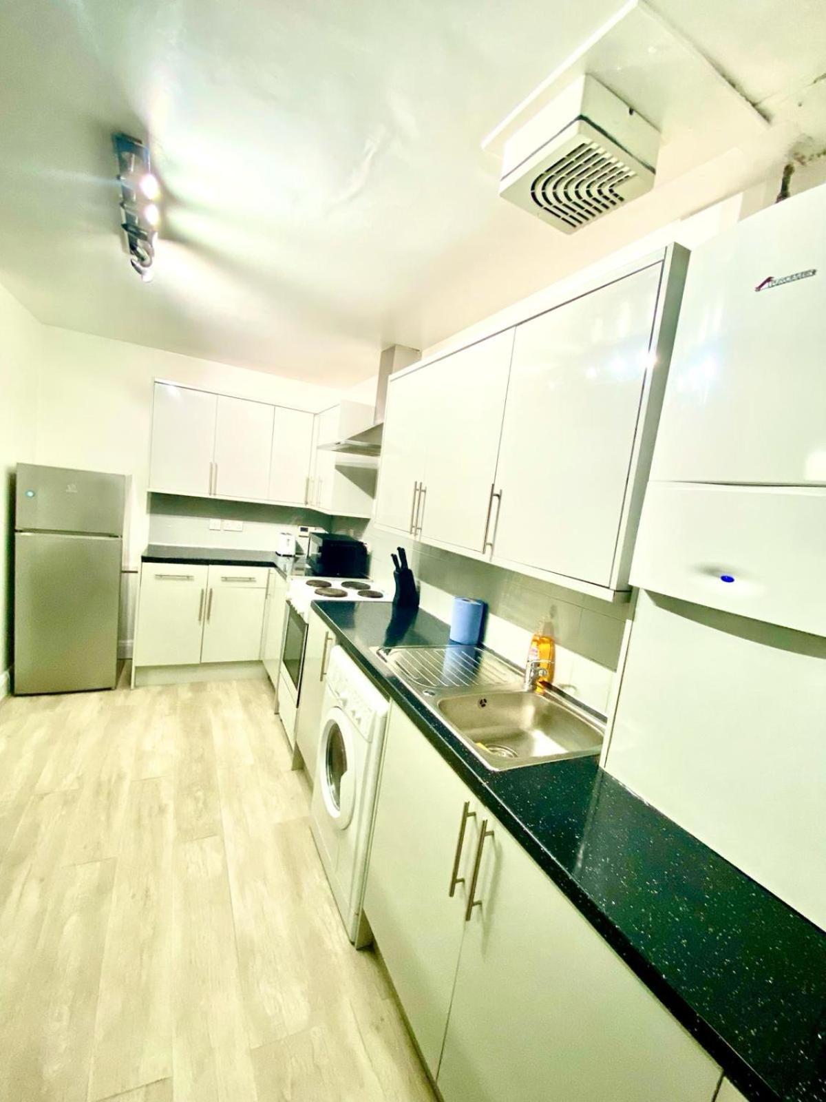 Cozy One Bedroom Flat Free Car Park In *