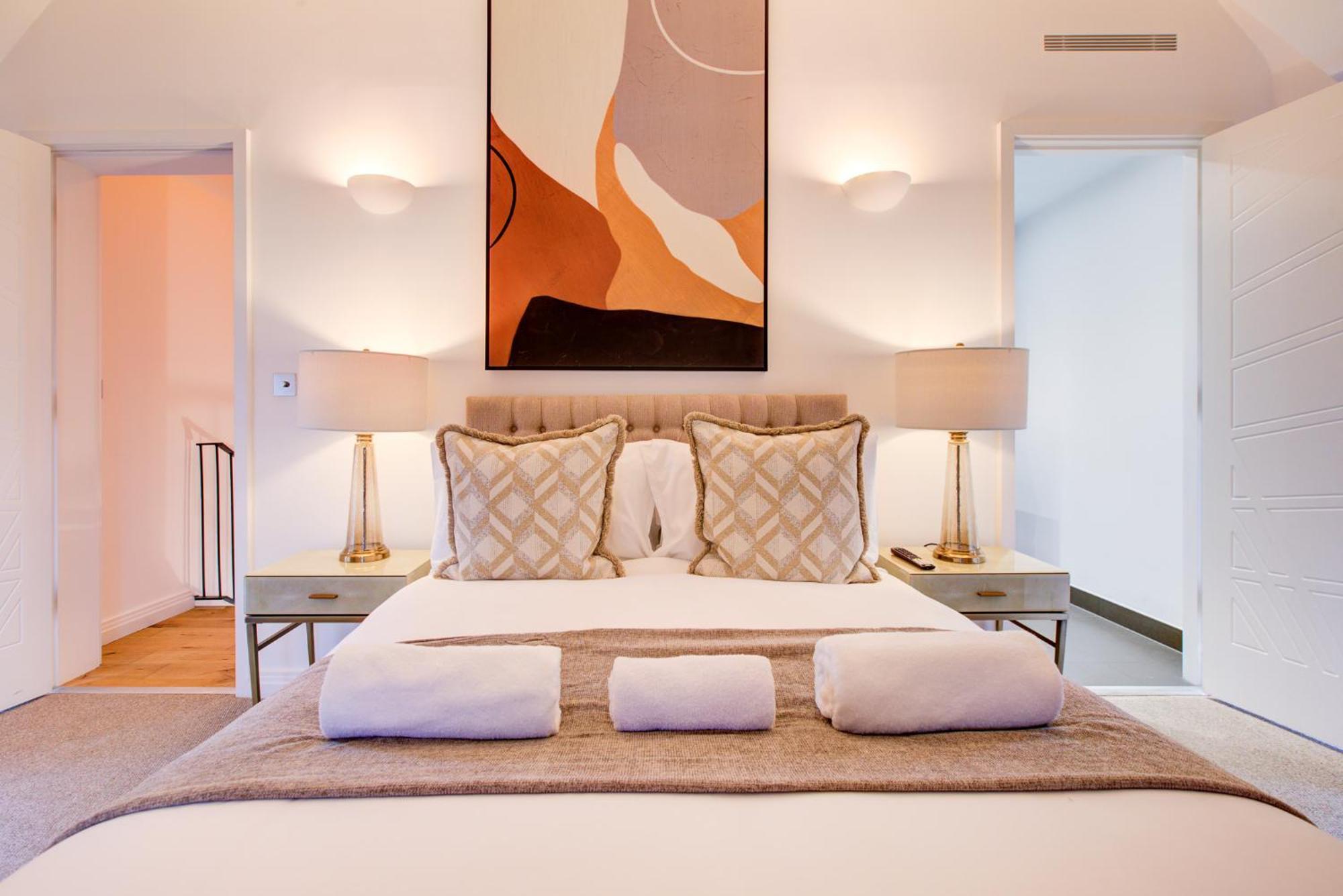 The Hoover Building By Artsy Apartment