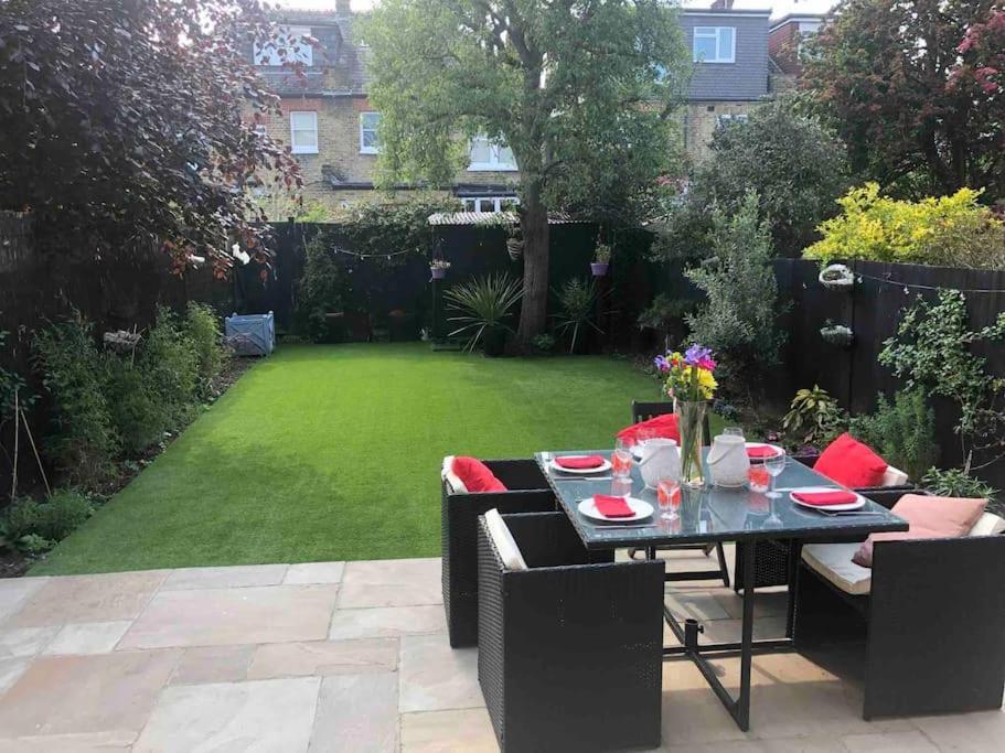 Villa Luxury 4 Bedroom House In Featured On Tv Londres