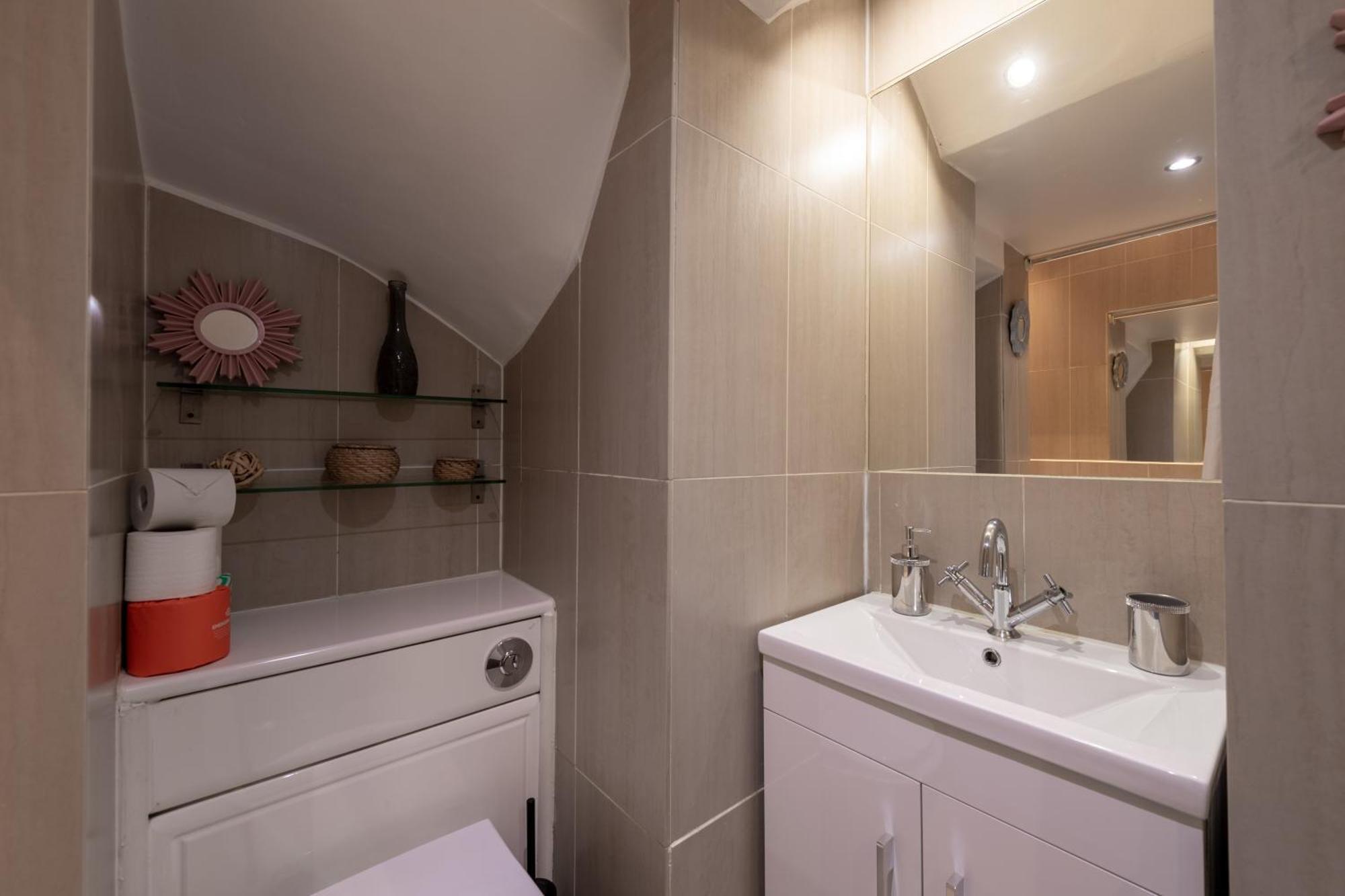 Spacious Comfy 2br Flat Apartamento Londres