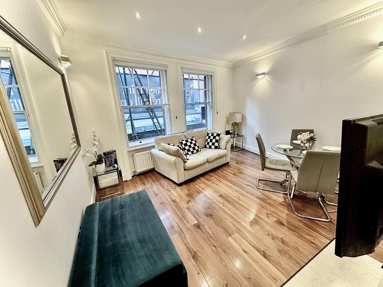 Alluring 2-bed, 2-bath Flat On High Street Kensington, Near Kensington Palace * Londres