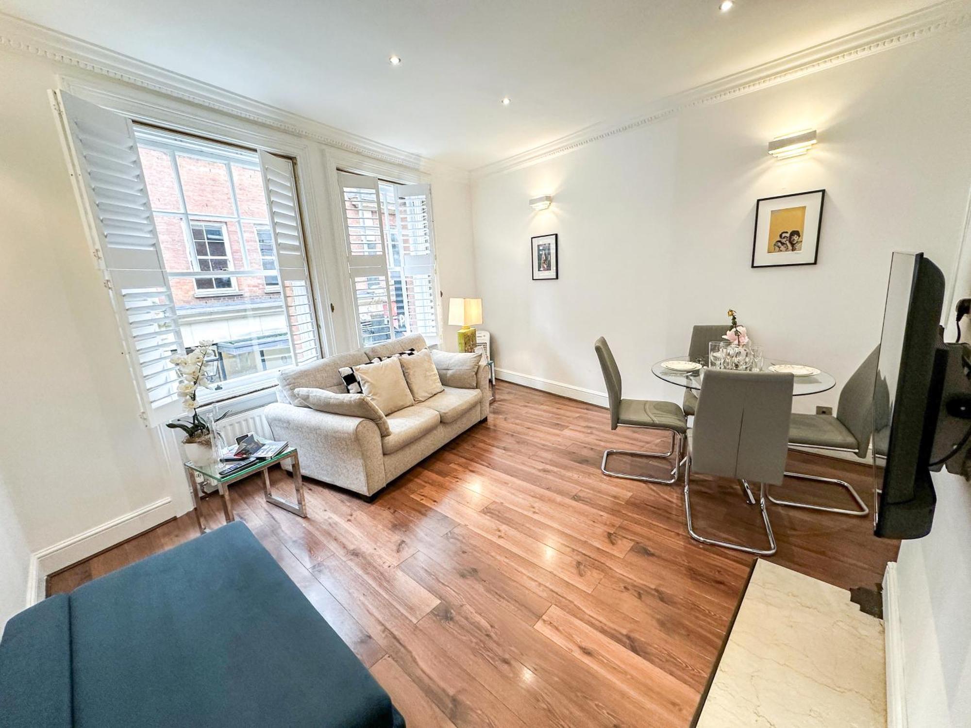 Alluring 2-bed, 2-bath Flat On High Street Kensington, Near Kensington Palace Apartamento *