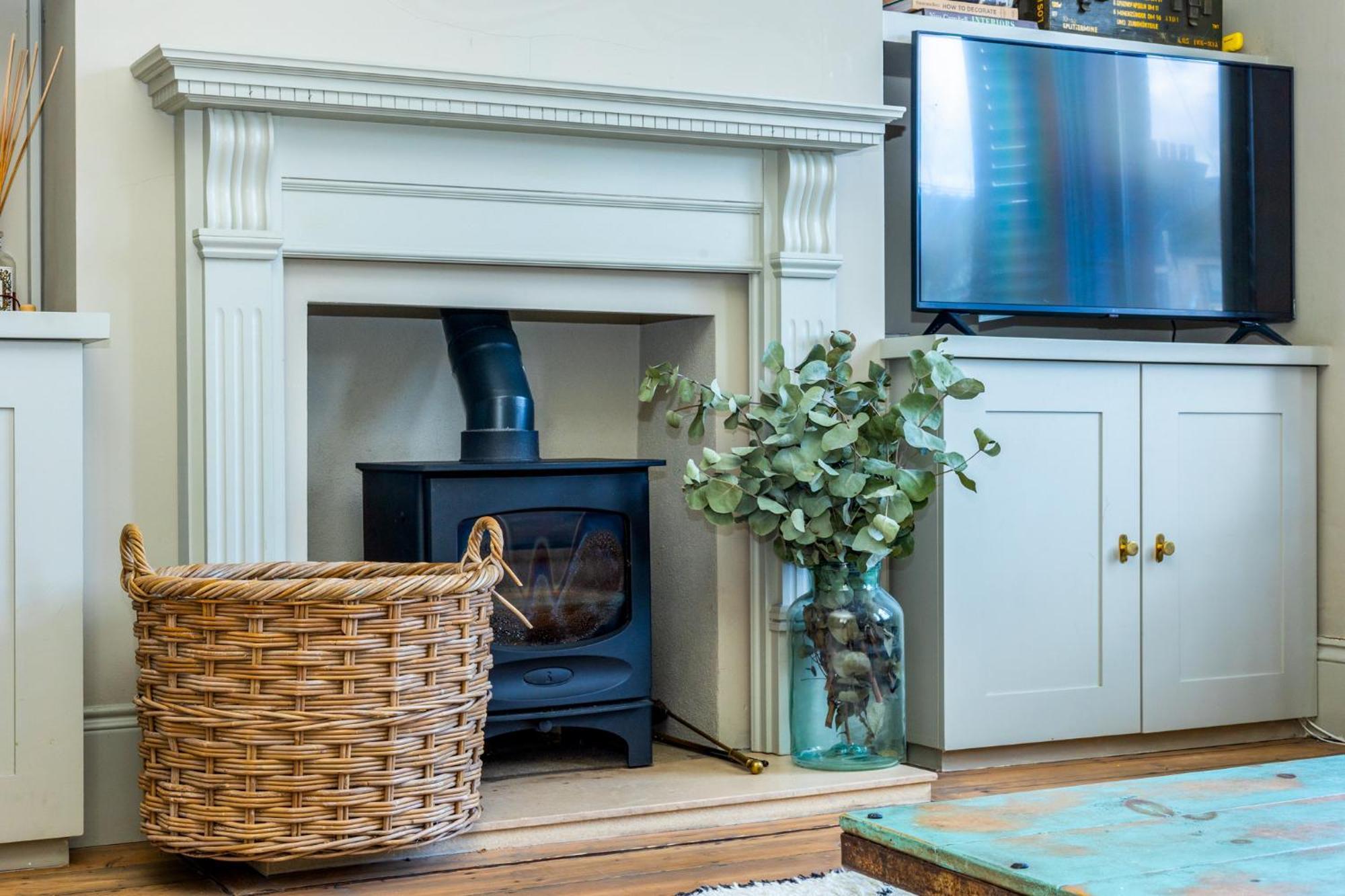 Fantastic Edwardian 3br House W Gdn, Kensal Hébergement de vacances Londres
