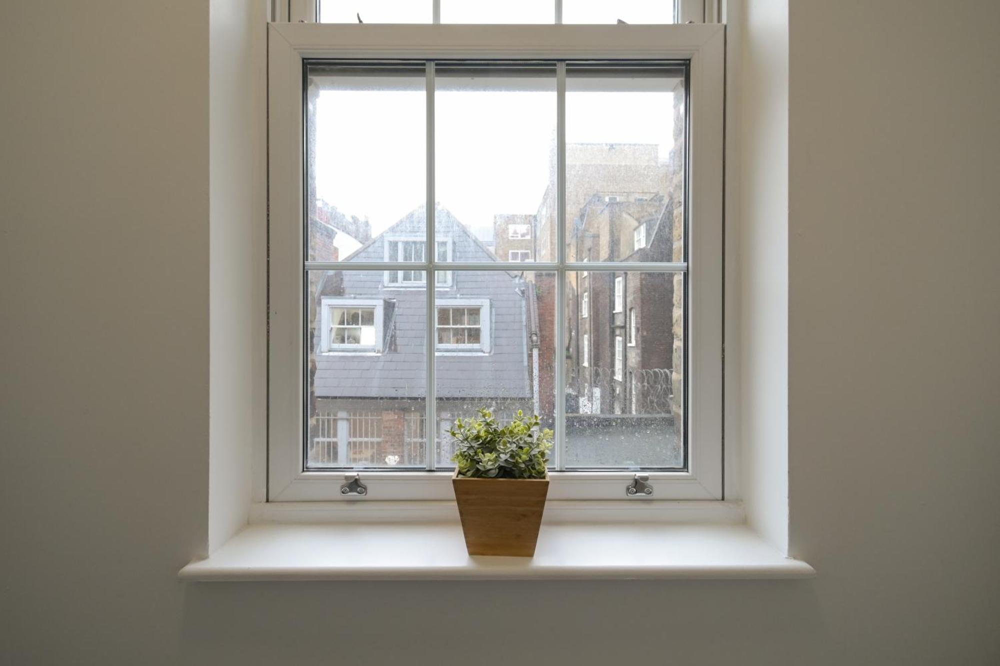 Charlotte Street By News Londen