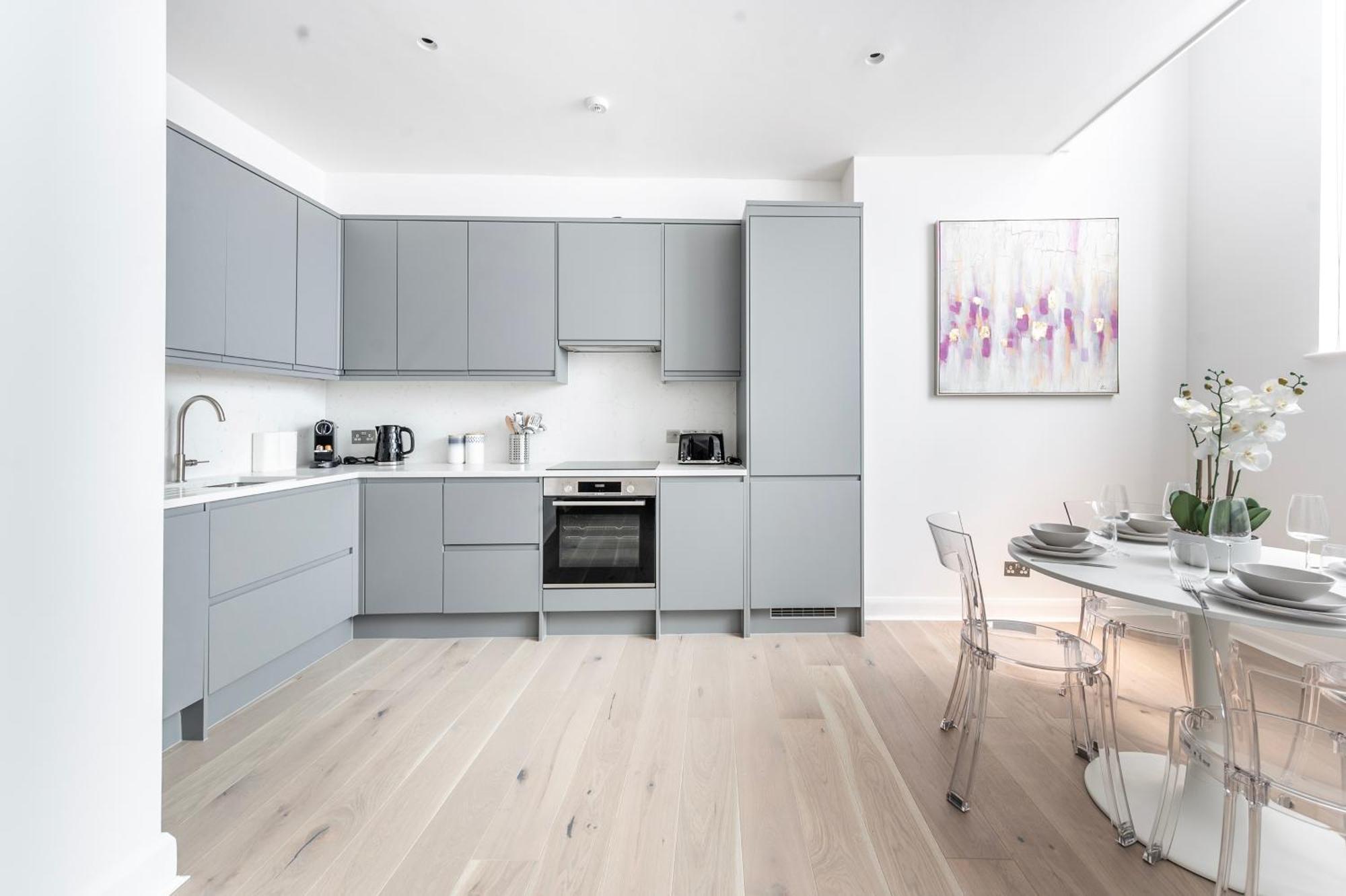 Townhouse Moments From Hyde Park & Notting Hill - Free Luggage Storage Nearby And In Unit Washing Machine & Dryer