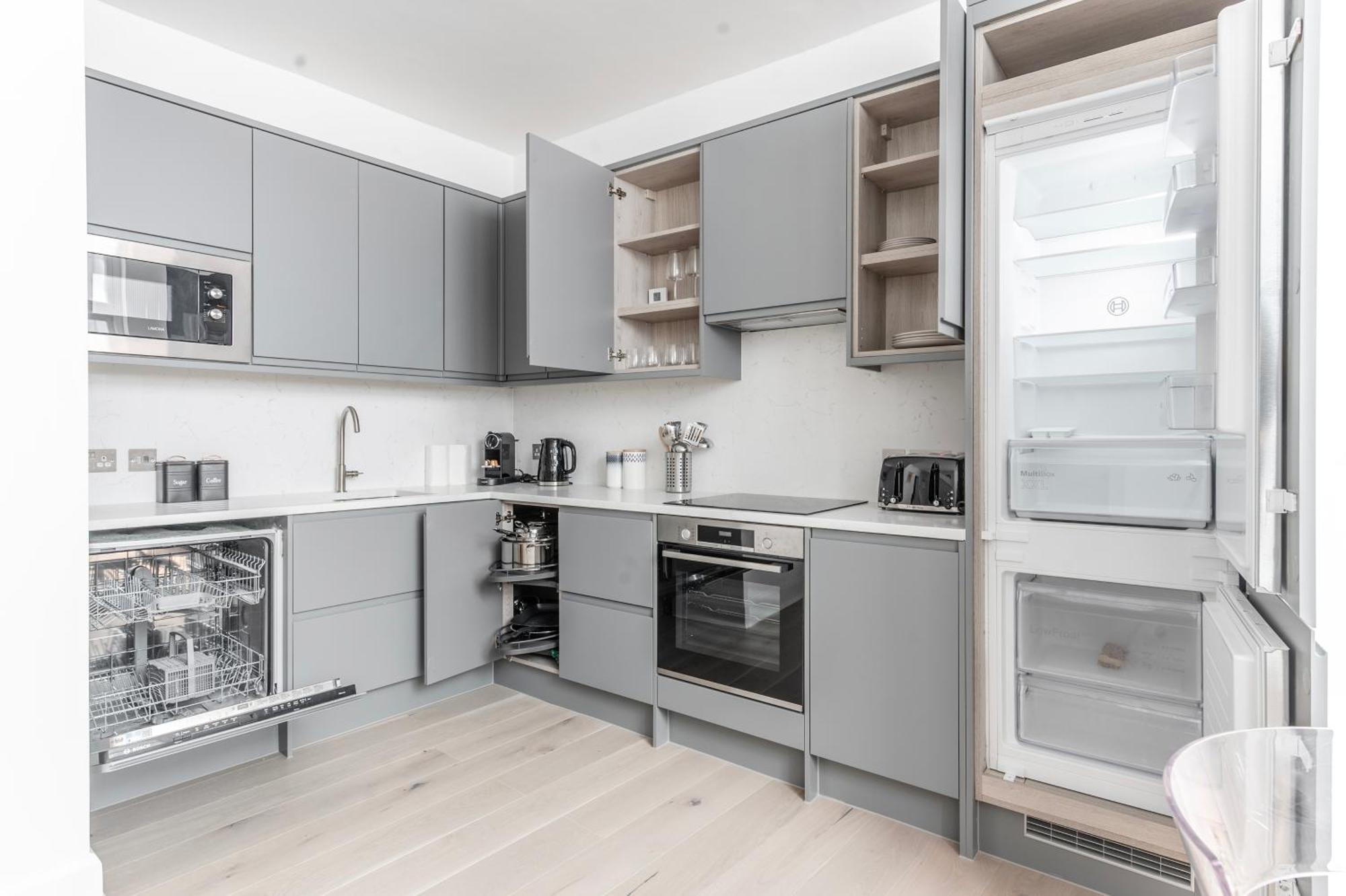 Hébergement de vacances Townhouse Moments From Hyde Park & Notting Hill - Free Luggage Storage Nearby And In Unit Washing Machine & Dryer *