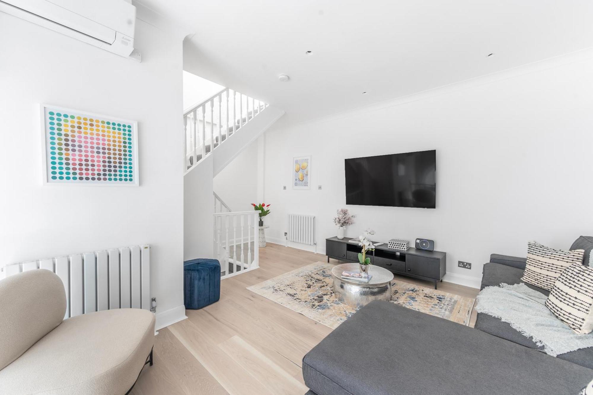 Hébergement de vacances Townhouse Moments From Hyde Park & Notting Hill - Free Luggage Storage Nearby And In Unit Washing Machine & Dryer *