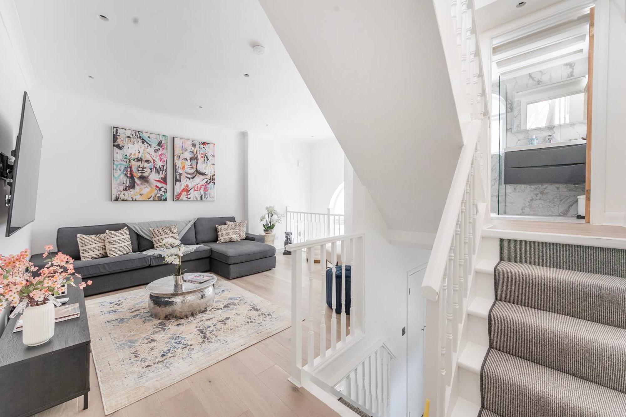 Townhouse Moments From Hyde Park & Notting Hill - Free Luggage Storage Nearby And In Unit Washing Machine & Dryer *
