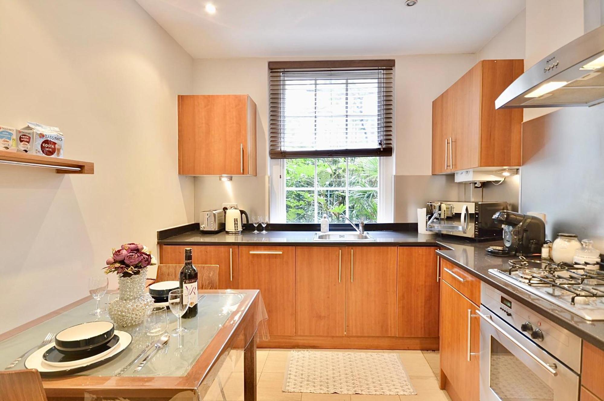 Kensington Apartment, Breakfast, 2 Baths Appartement Londres