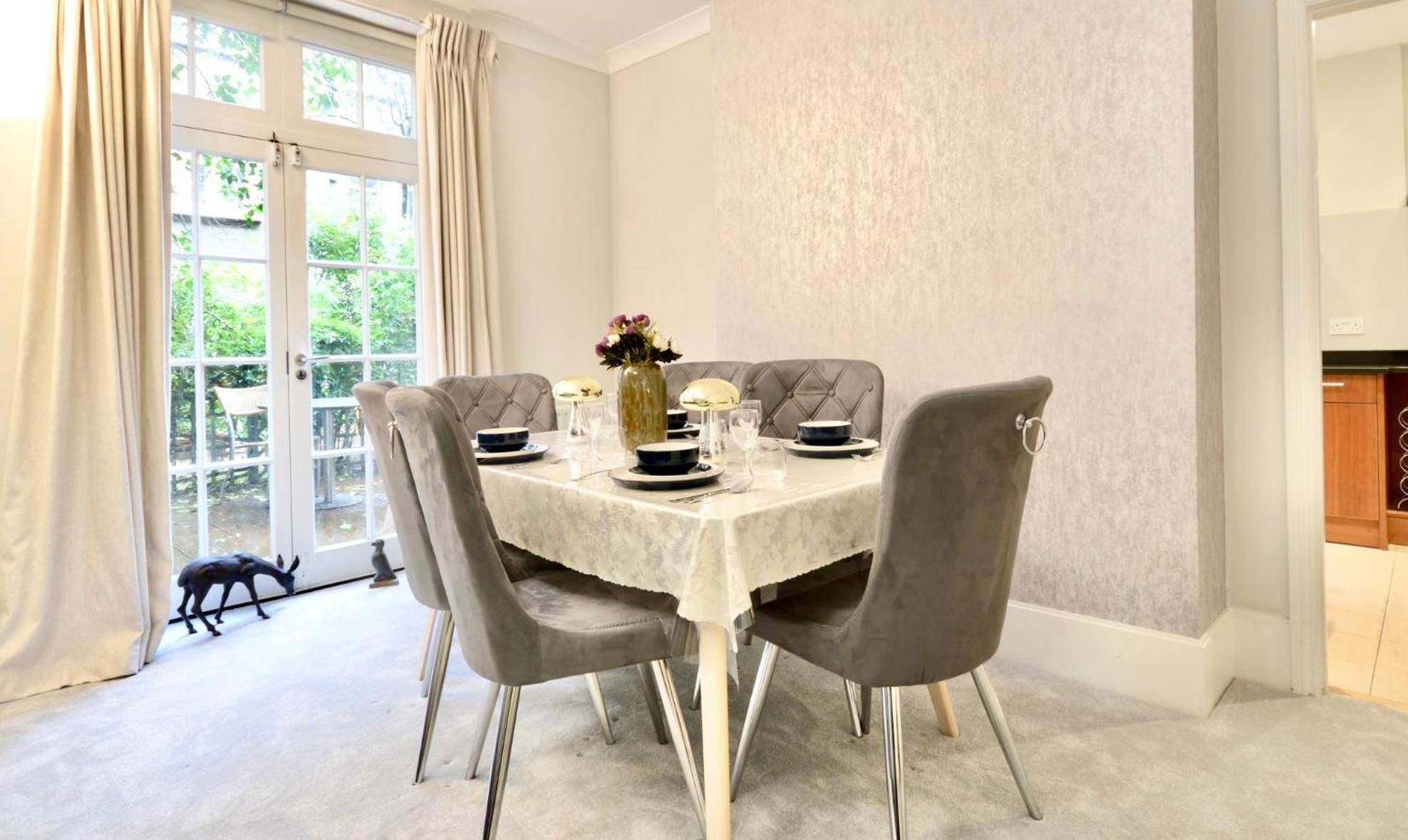 Appartement Kensington Apartment, Breakfast, 2 Baths